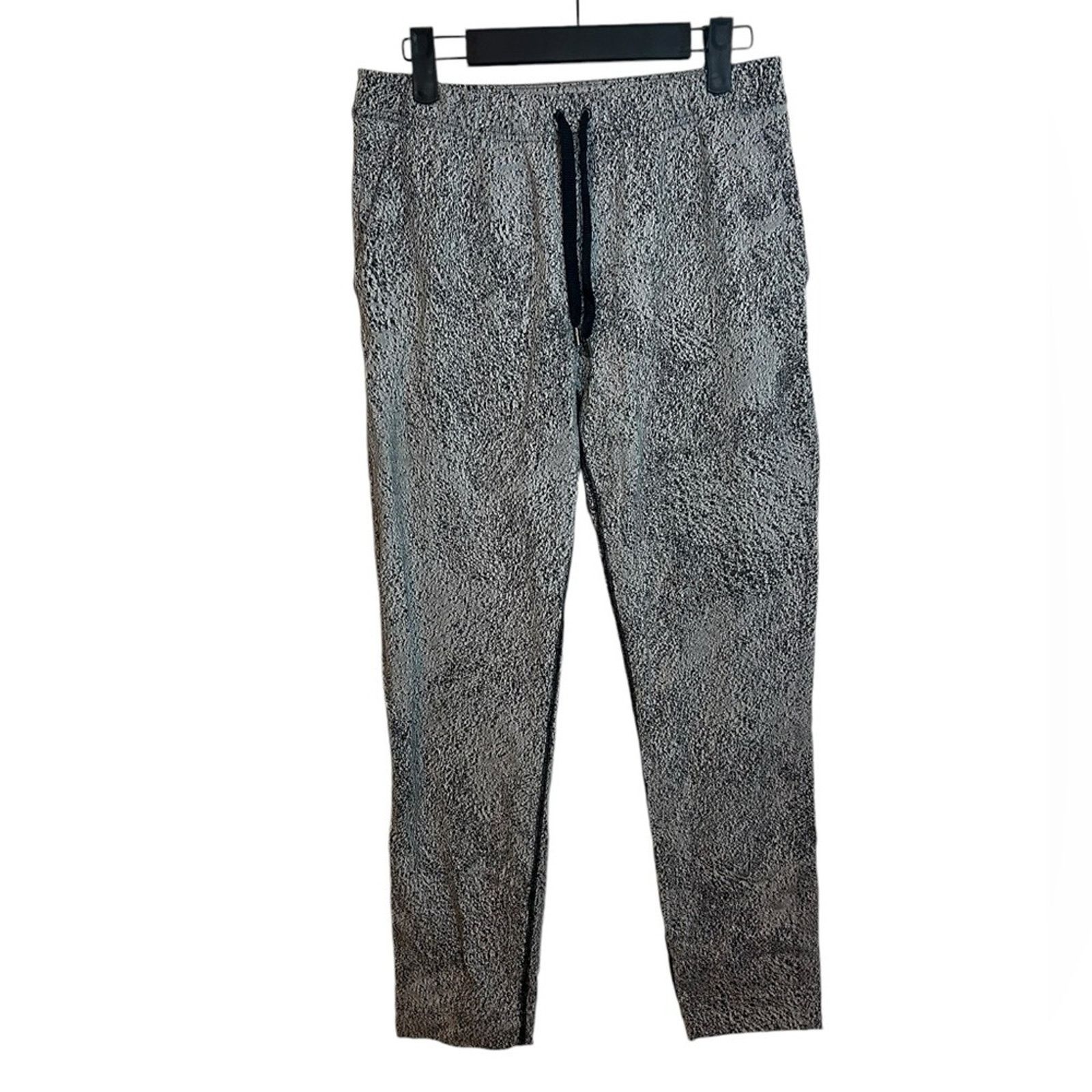 Lululemon Lululemon Black & White Jet Pants Size 27" / US 4 / IT 40 - 1 Thumbnail