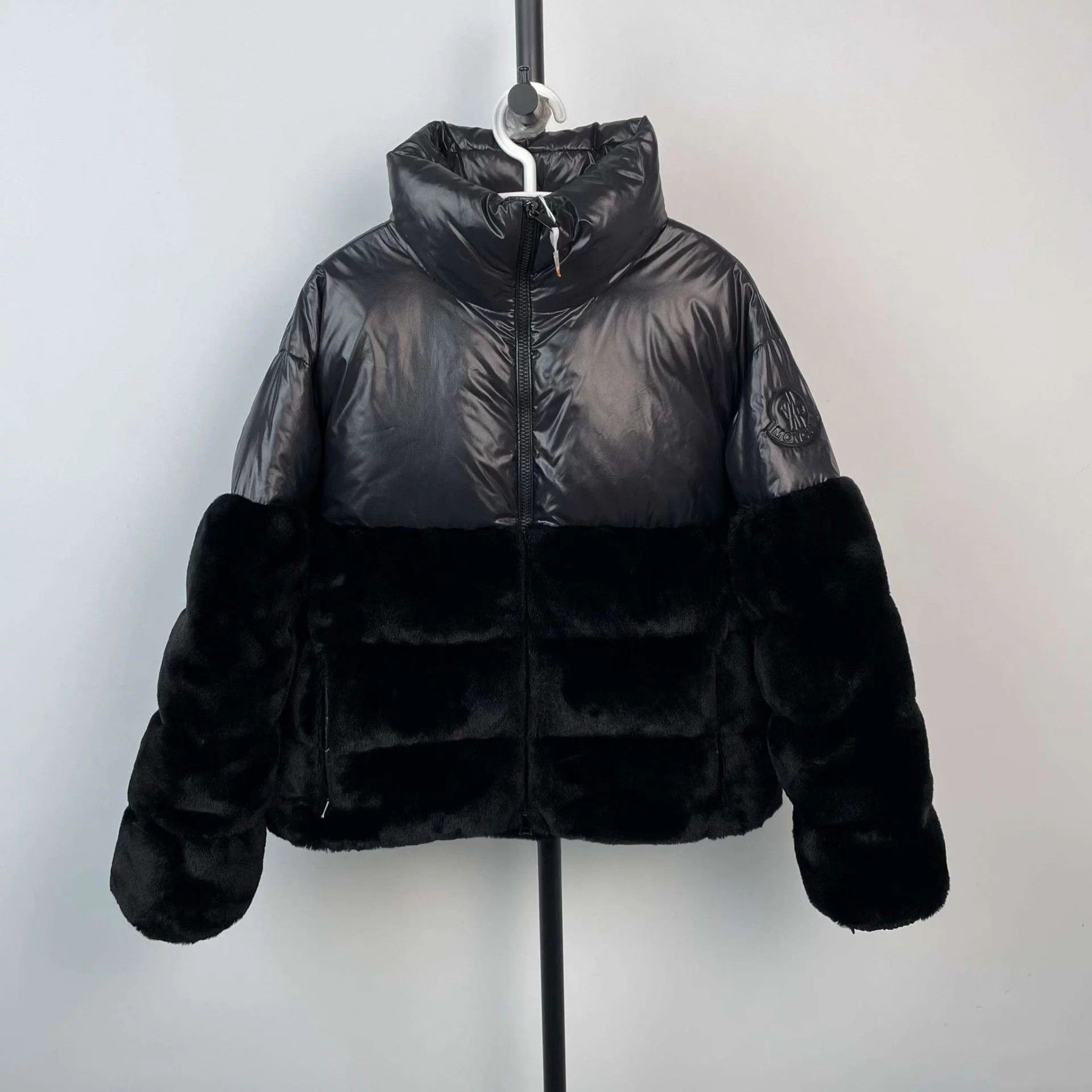 Moncler Moncler velvet paneled down jacket black size 1 Size S / US 4 / IT 40 - 1 Thumbnail