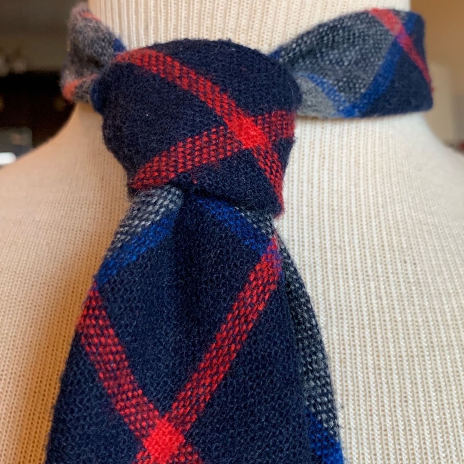 Vintage Scottish tartan clan plaid woven wool necktie Great Britain Size ONE SIZE - 1 Thumbnail