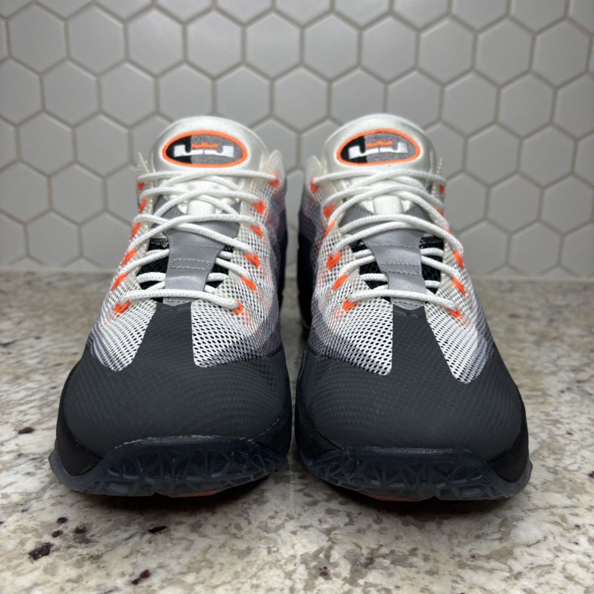 Nike Size 11 Nike Air Max 95 LeBron 12 Low VERY CLEAN/Box Size US 11 / EU 44 - 4 Thumbnail