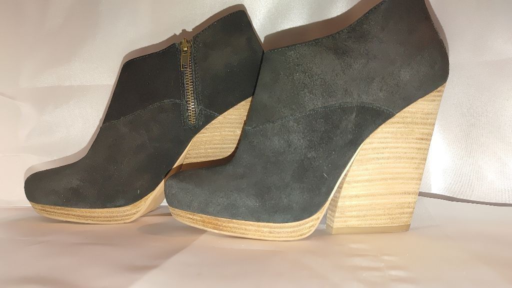 Saks Fifth Avenue GRAY Saks Fifth Ave Alana Booties Size 39.5 Size US 9 / IT 39 - 3 Thumbnail