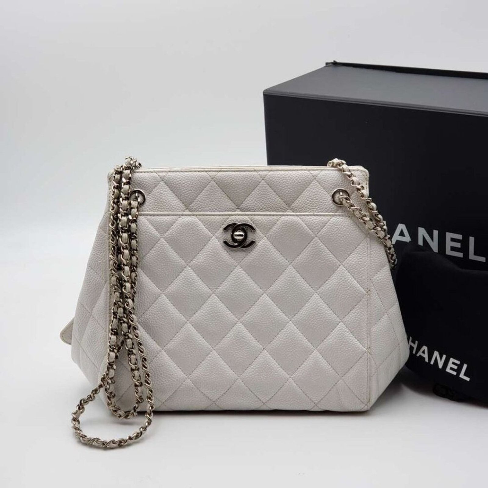 Chanel AUthentic CHANEL Quilted Matelasse CC Logo Caviar Skin Chain Size ONE SIZE - 1 Thumbnail