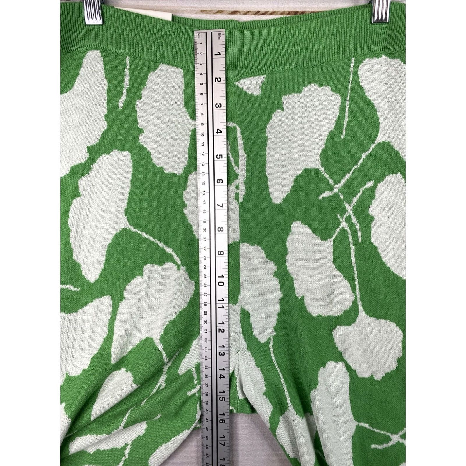 Diane von Furstenberg Diane von Furstenberg Pants Womens 2XL Green Floral Knit Straight Front Vivacious DVF Pants Womens 2XL Green Floral Knit Straight Front Brand New Size XXL / US 16-18 / IT 52-54 - 4 Thumbnail