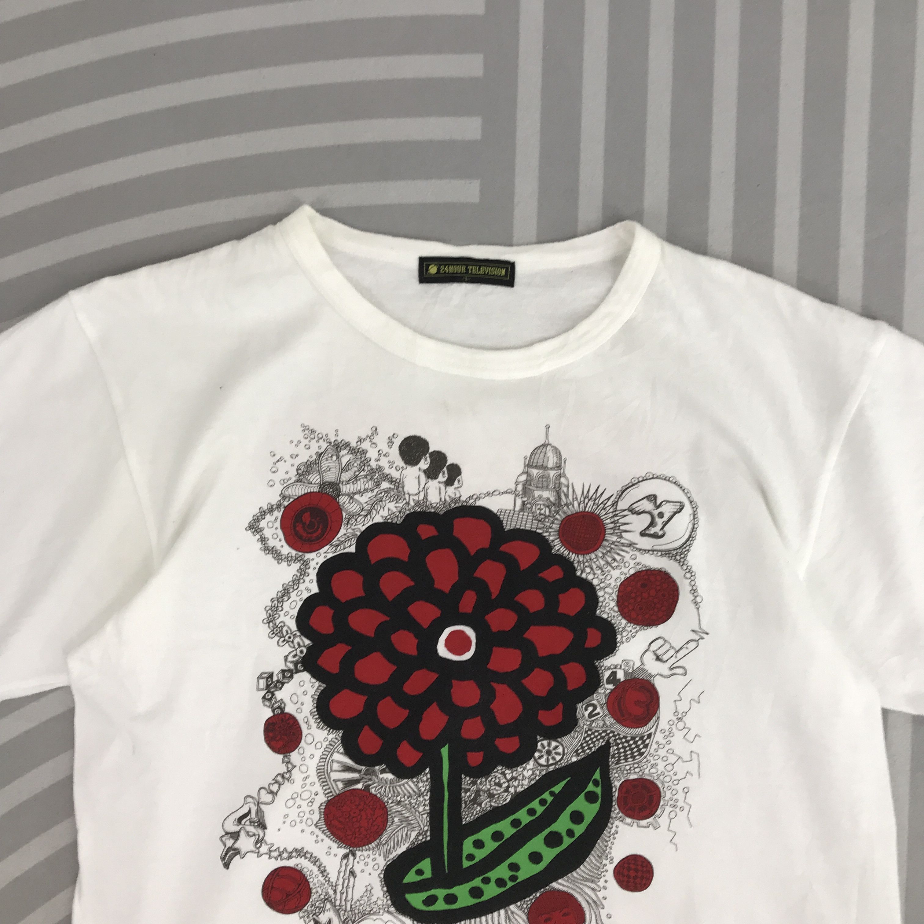 Japanese Brand × Vintage × Yayoi Kusama Vintage Yayoi kusama Love design T-shirt Size US L / EU 52-54 / 3 - 2 Thumbnail