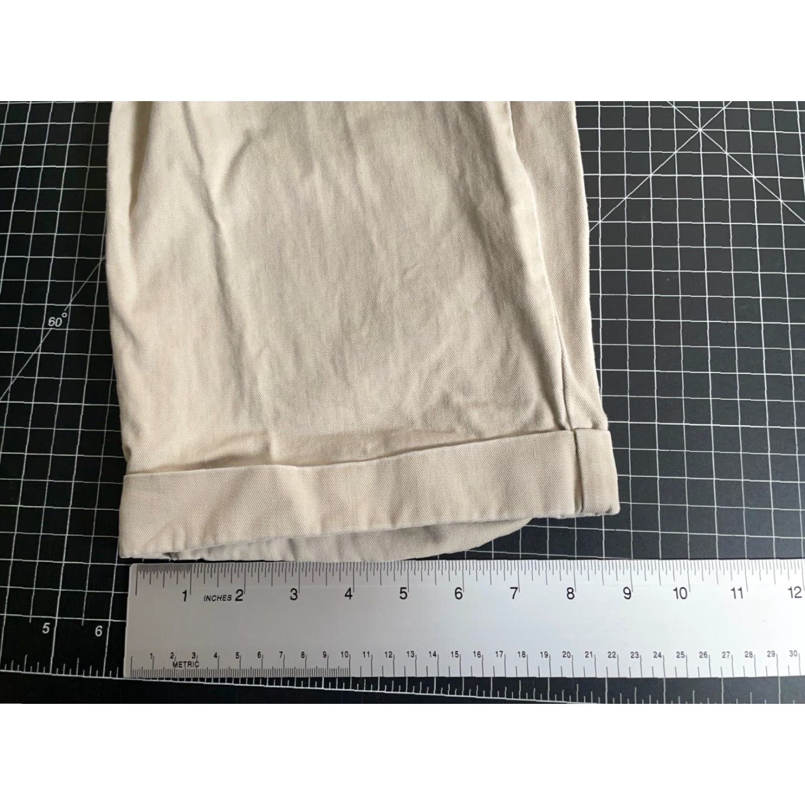 Polo Ralph Lauren VINTAGE Polo Ralph Lauren Chino Pants Men's 40x32 Beige Pleated High Rise Regular Inseam 32 Cuffed Preppy Retro Loyalist Mens Size US L / EU 52-54 / 3 - 7 Thumbnail