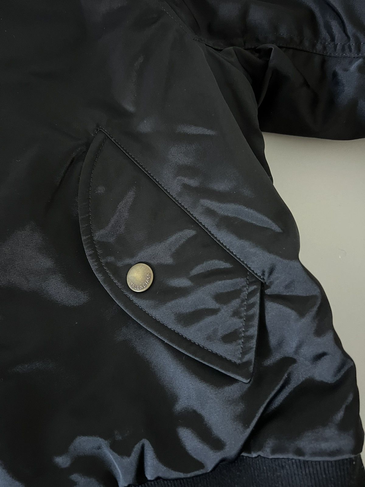 Balenciaga Balenciaga Shrunk Cropped Bomber Jacket Size US L / EU 52-54 / 3 - 10 Thumbnail