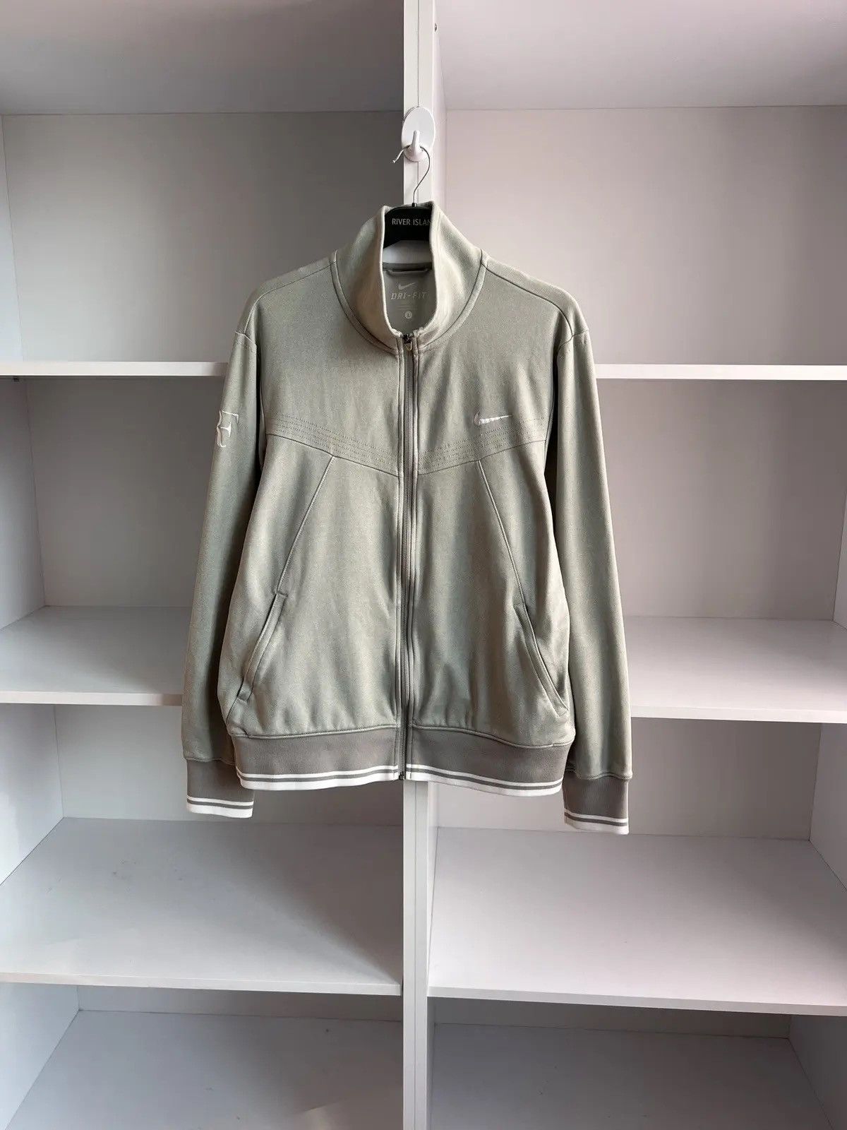 Nike × Vintage Vintage RF ROGER FEDERER GRAY NIKE TENNIS RARE JACKET Size US L / EU 52-54 / 3 - 1 Thumbnail