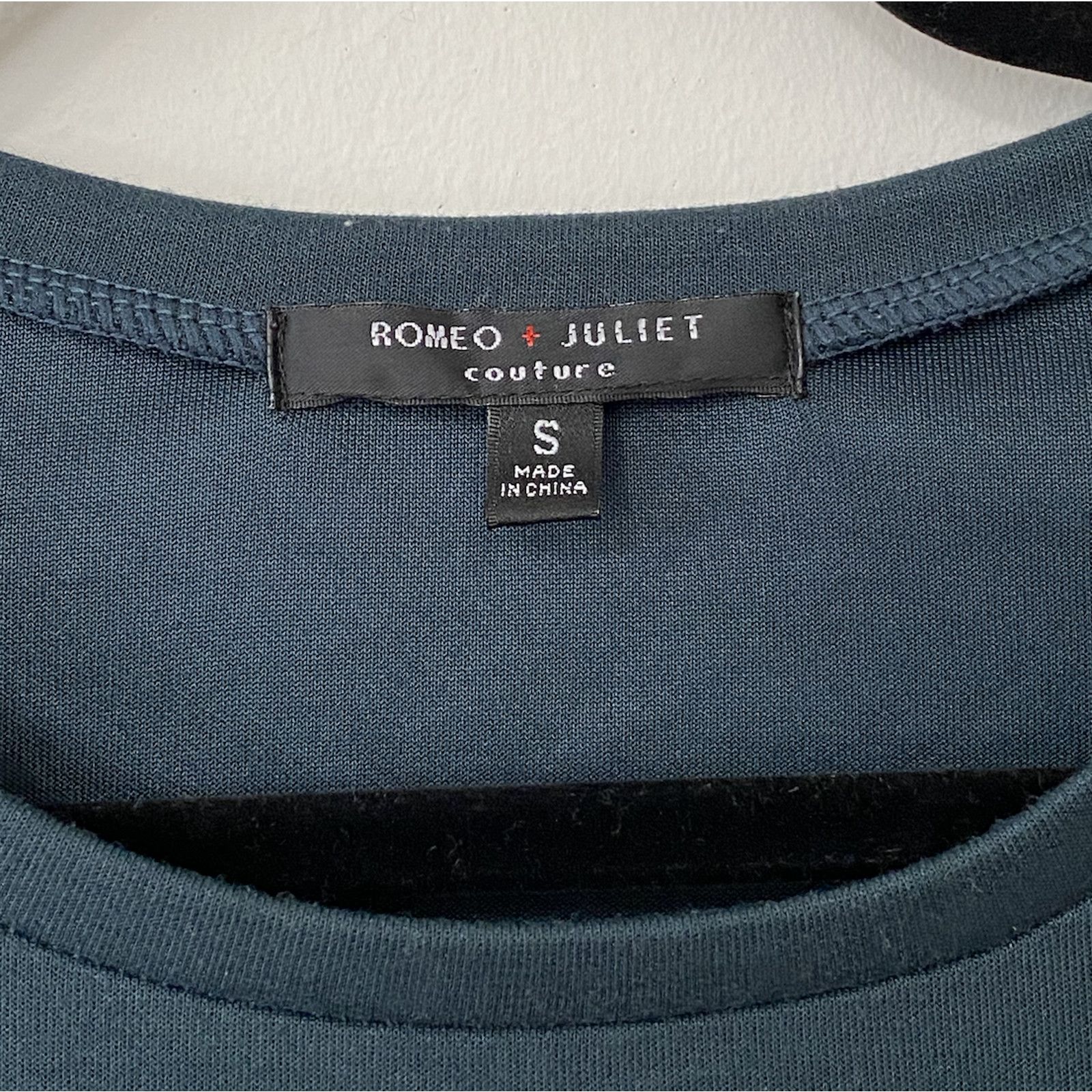 Other Romeo & Juliet Green Ruffle Long Sleeve Round Neck Sweater S Size S / US 4 / IT 40 - 6 Thumbnail