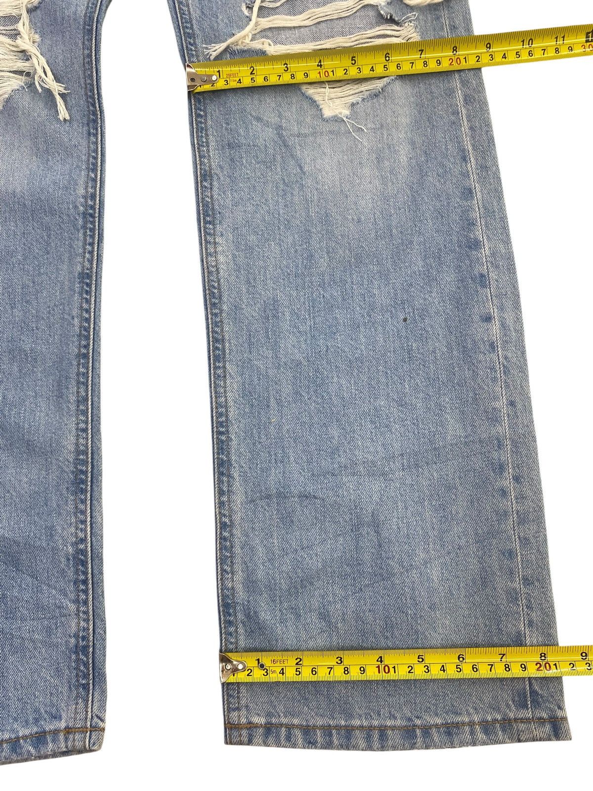 Uniqlo Uniqlo Ripped Light Blue Wash Style Loose Jeans Size US 28 / EU 44 - 8 Thumbnail