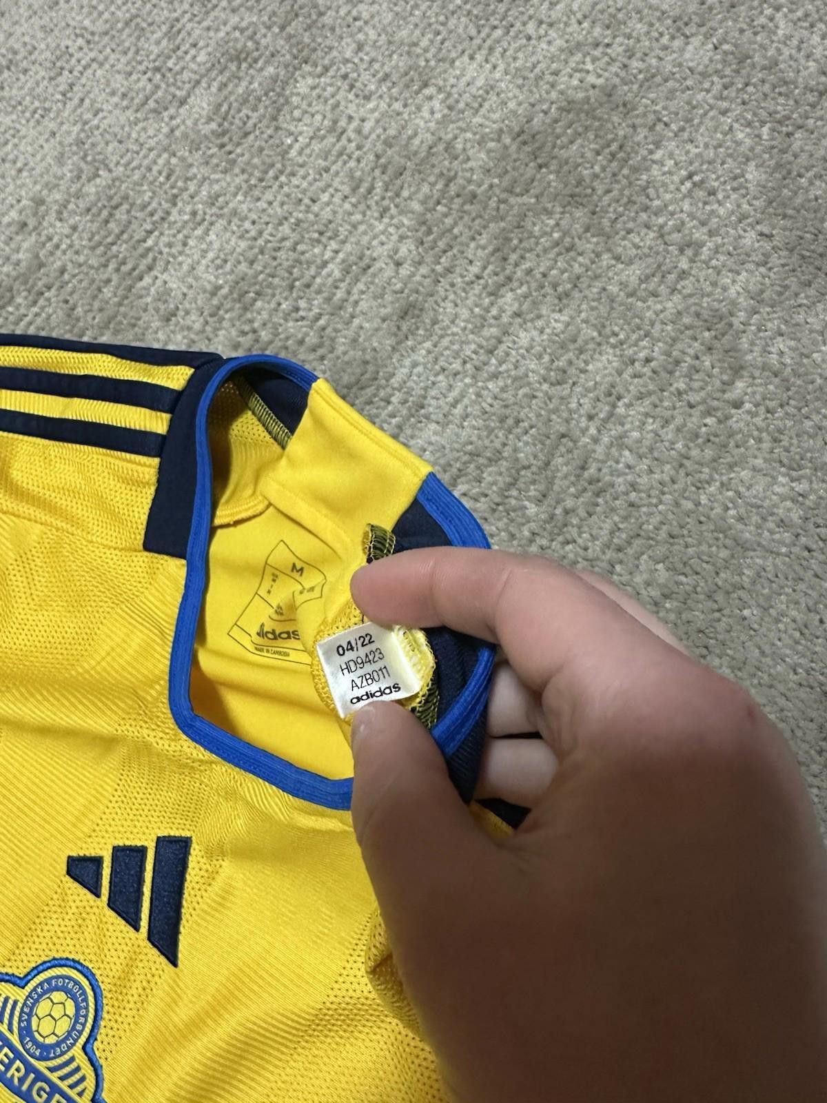 Adidas SWEDEN NATIONAL TEAM 2022/2023 HOME FOOTBALL SHIRT JERSEY Size US M / EU 48-50 / 2 - 5 Thumbnail
