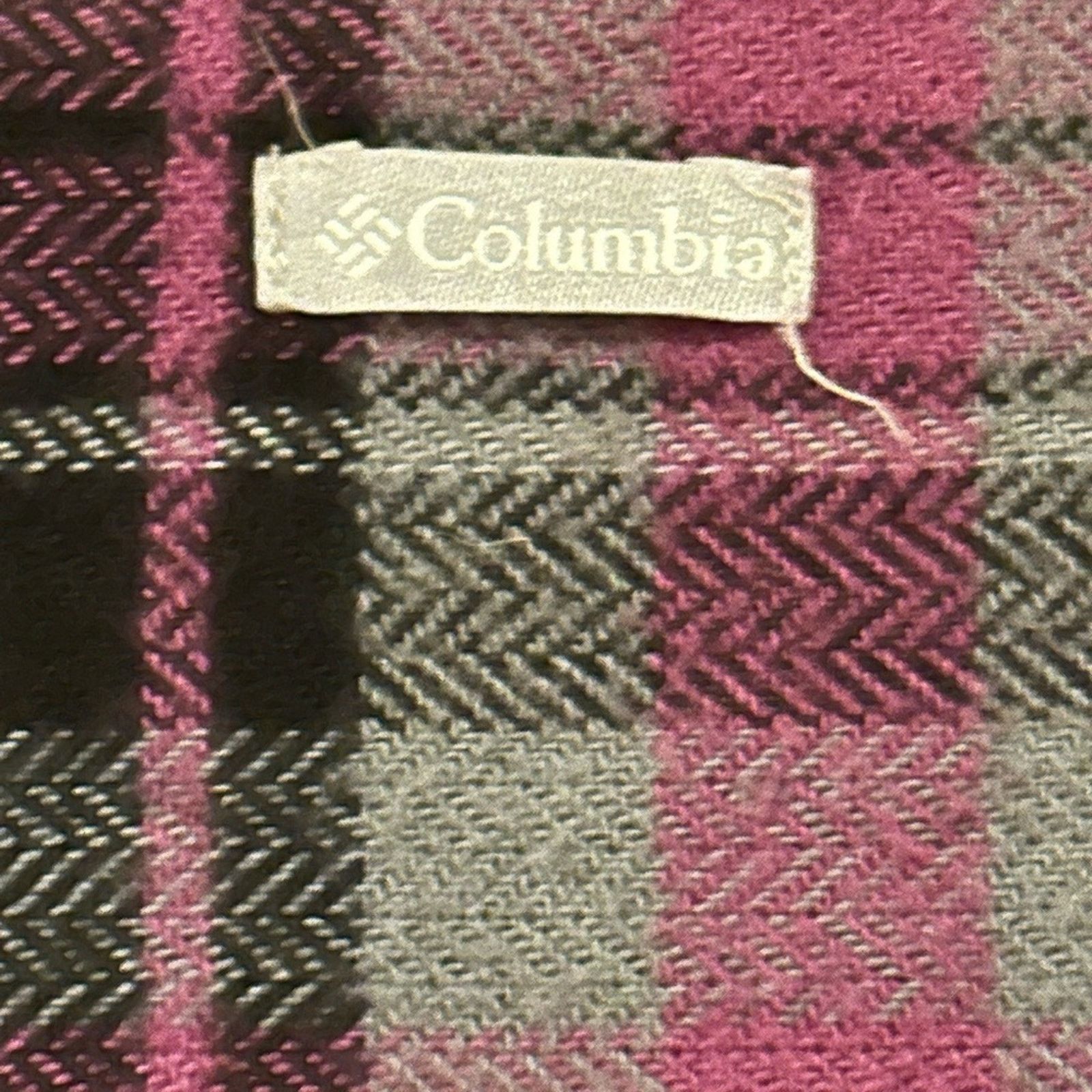 Columbia Columbia Ladies XL Magenta Plaid Shacket in Gray and Magenta Size XL / US 12-14 / IT 48-50 - 3 Thumbnail