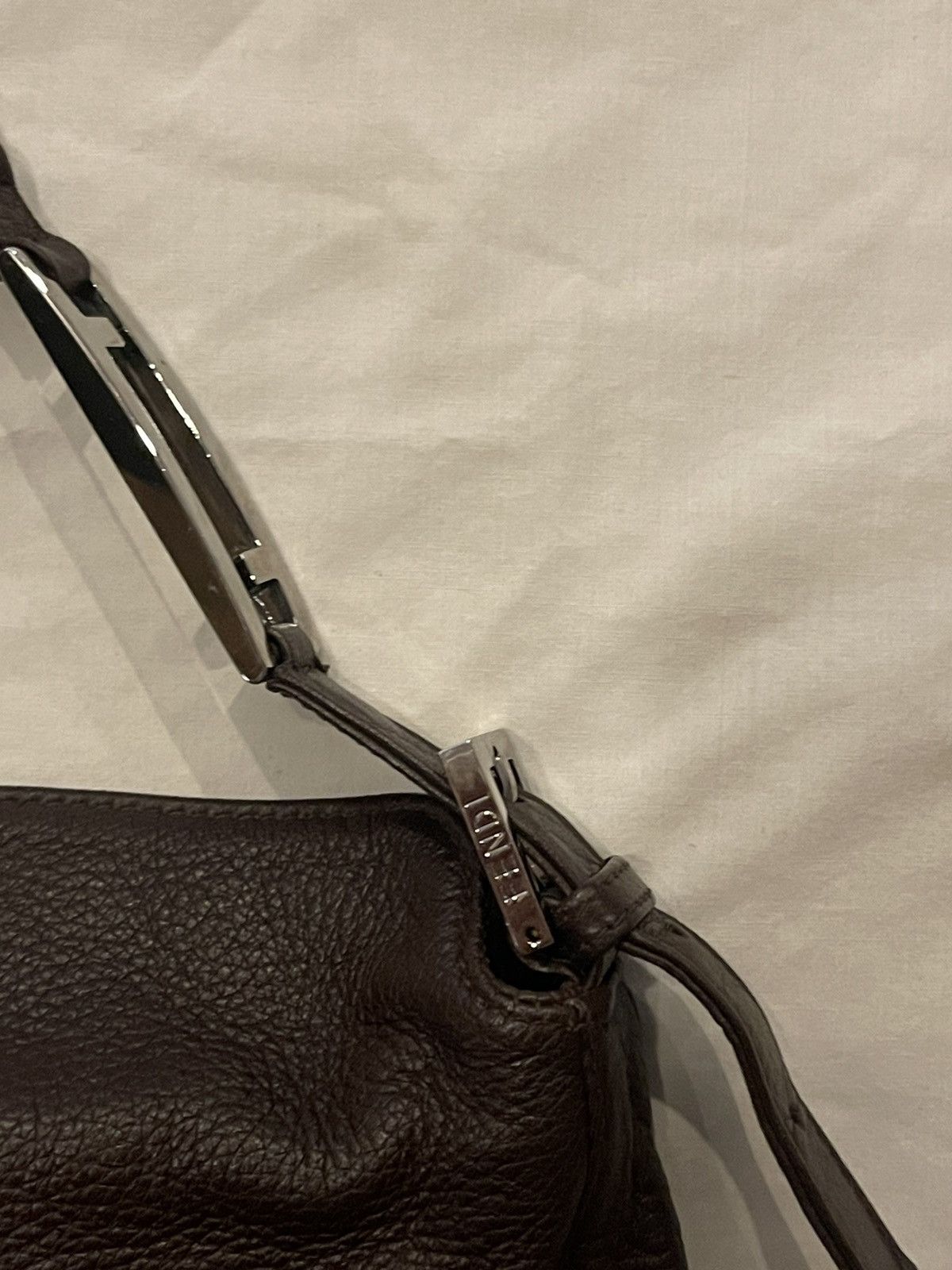 Fendi × Vintage Fendi Leather chain pochette Size ONE SIZE - 10 Thumbnail