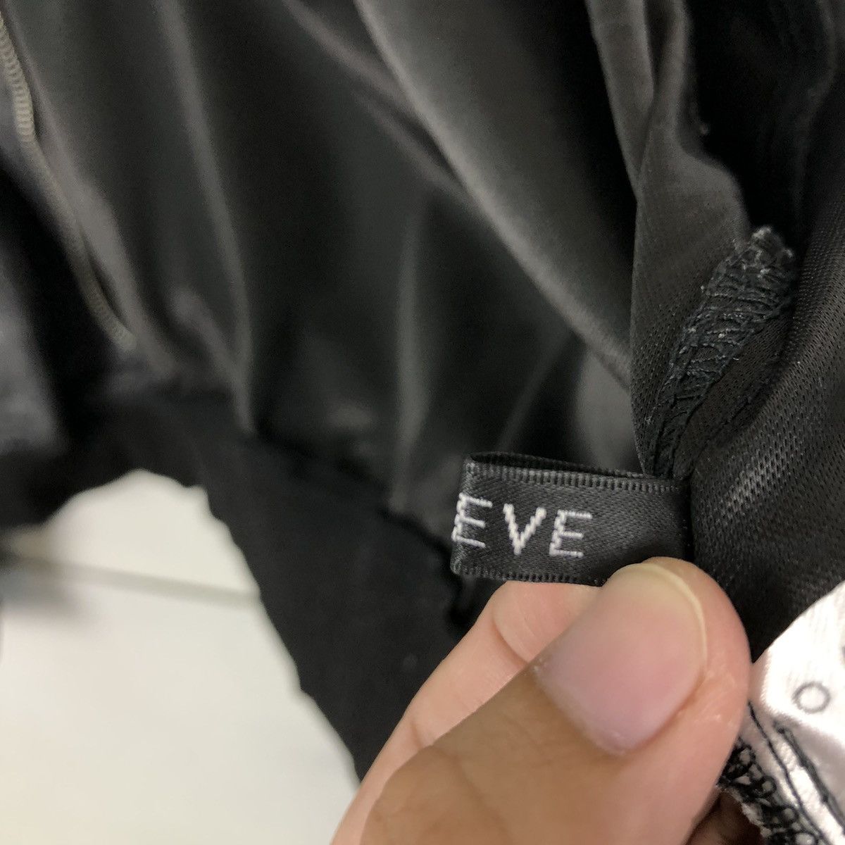 Japanese Brand VINTAGE BOMBER JACKET SATIN SUREVE ISSEY MIYAKE Size US L / EU 52-54 / 3 - 16 Thumbnail