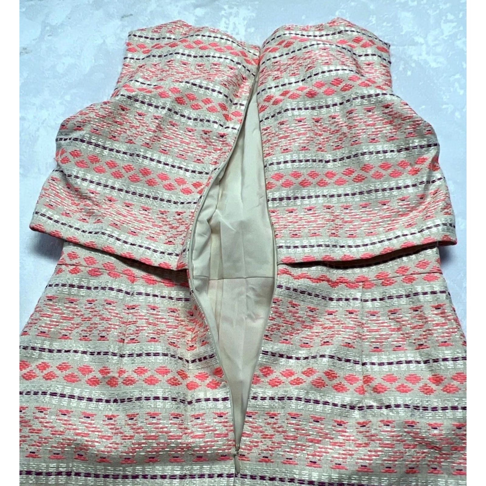 Vintage Antonio Melani Dress Sheath Sleeveless Pink Cream Jacquard Textured Knee Length Crew Neck Zip Back Lined Womens 8 Size M / US 6-8 / IT 42-44 - 6 Thumbnail