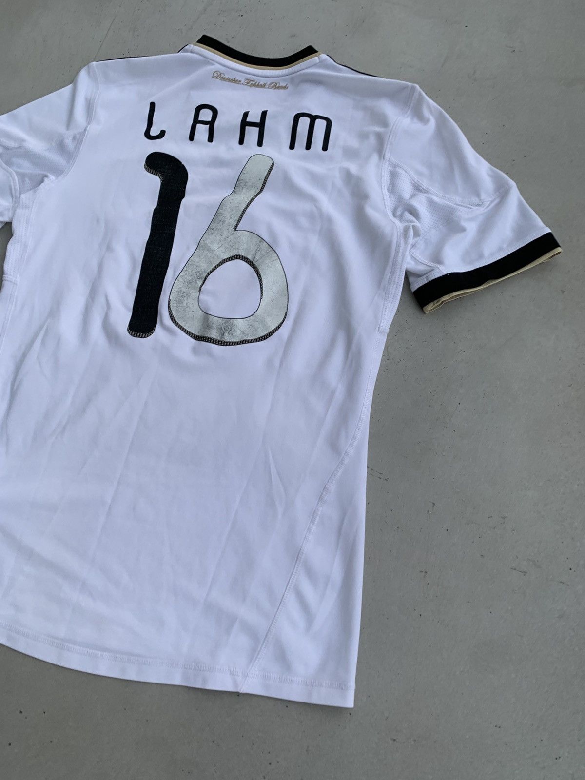 Adidas Adidas Germany Jersey Vintage Football Tee Size US S / EU 44-46 / 1 - 10 Thumbnail