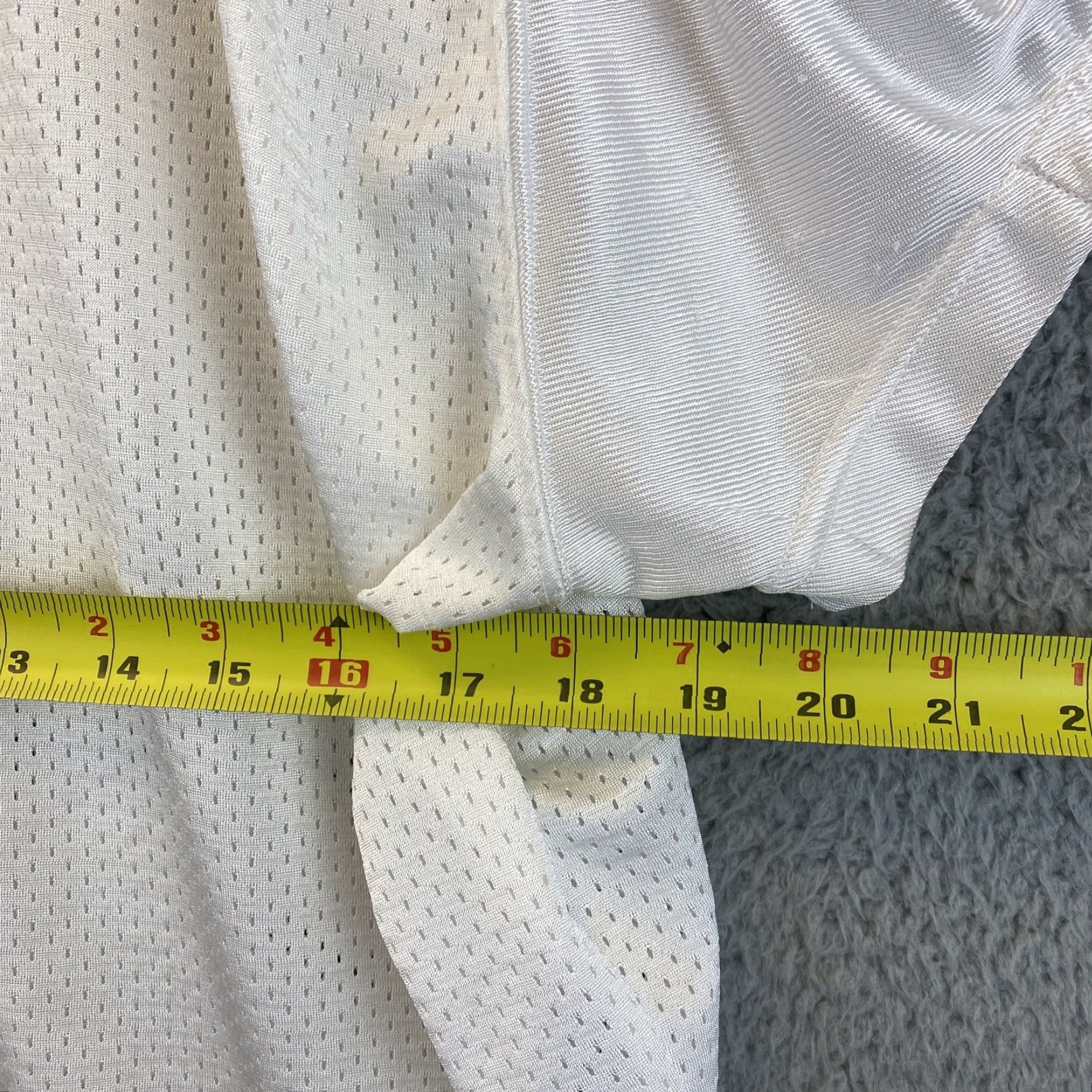 Nike Nike Practice Jersey T-Shirt V-Neck White XL Mens Activewear Size US XL / EU 56 / 4 - 6 Thumbnail