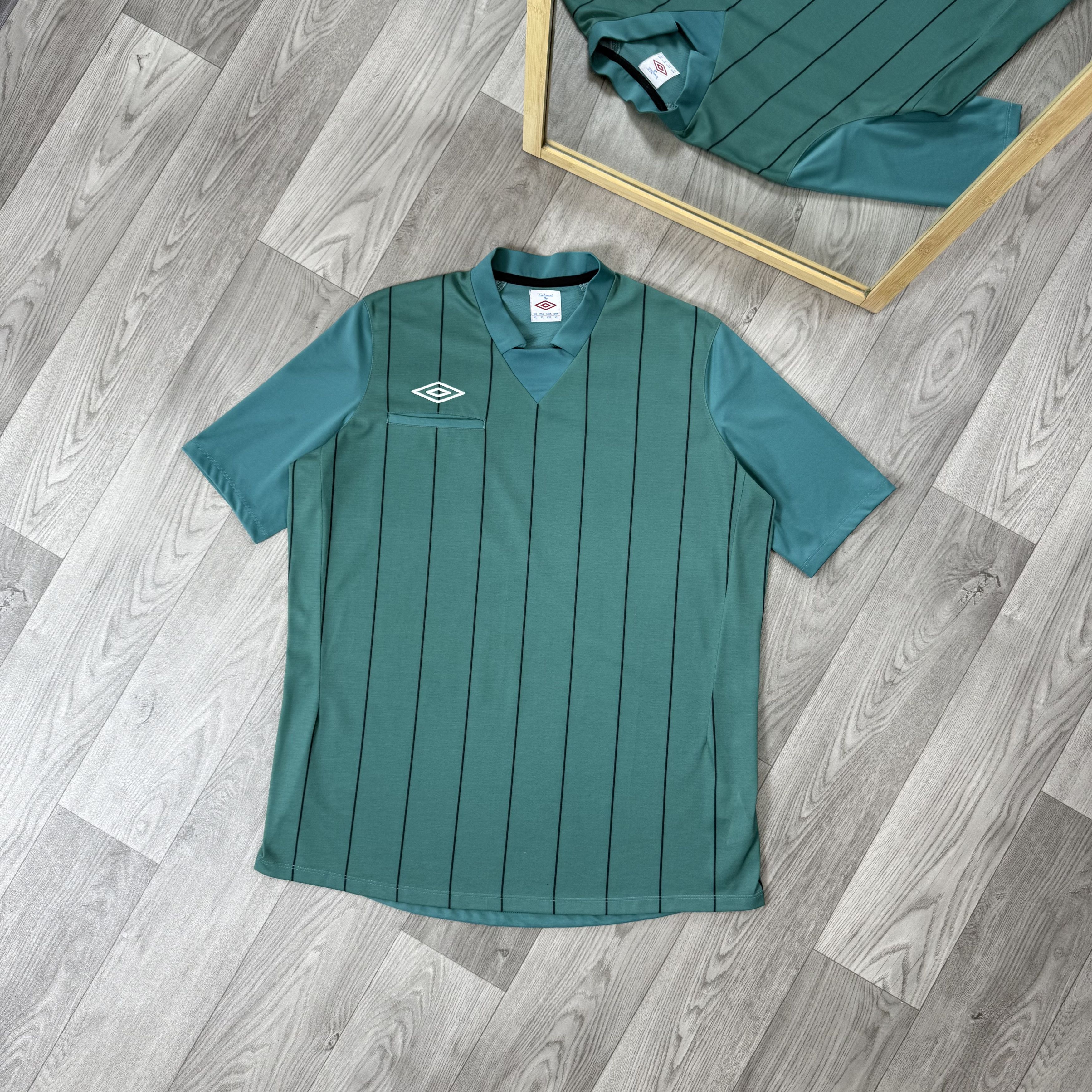 Umbro Vintage Umbro Striped Soccer Football Jersey Green Tee Shirt Size US XL / EU 56 / 4 - 1 Thumbnail