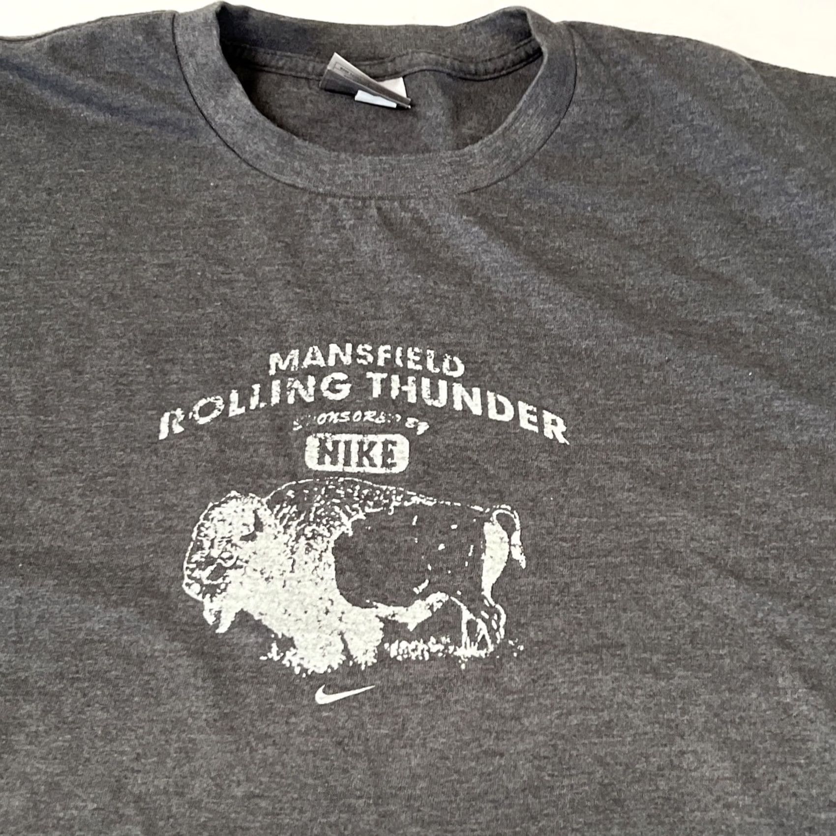 Nike VINTAGE Nike T shirt XL Grey Tag Black Swoosh Mansfield Rolling Thunder Buffalo 90s Mens Size US XL / EU 56 / 4 - 3 Thumbnail