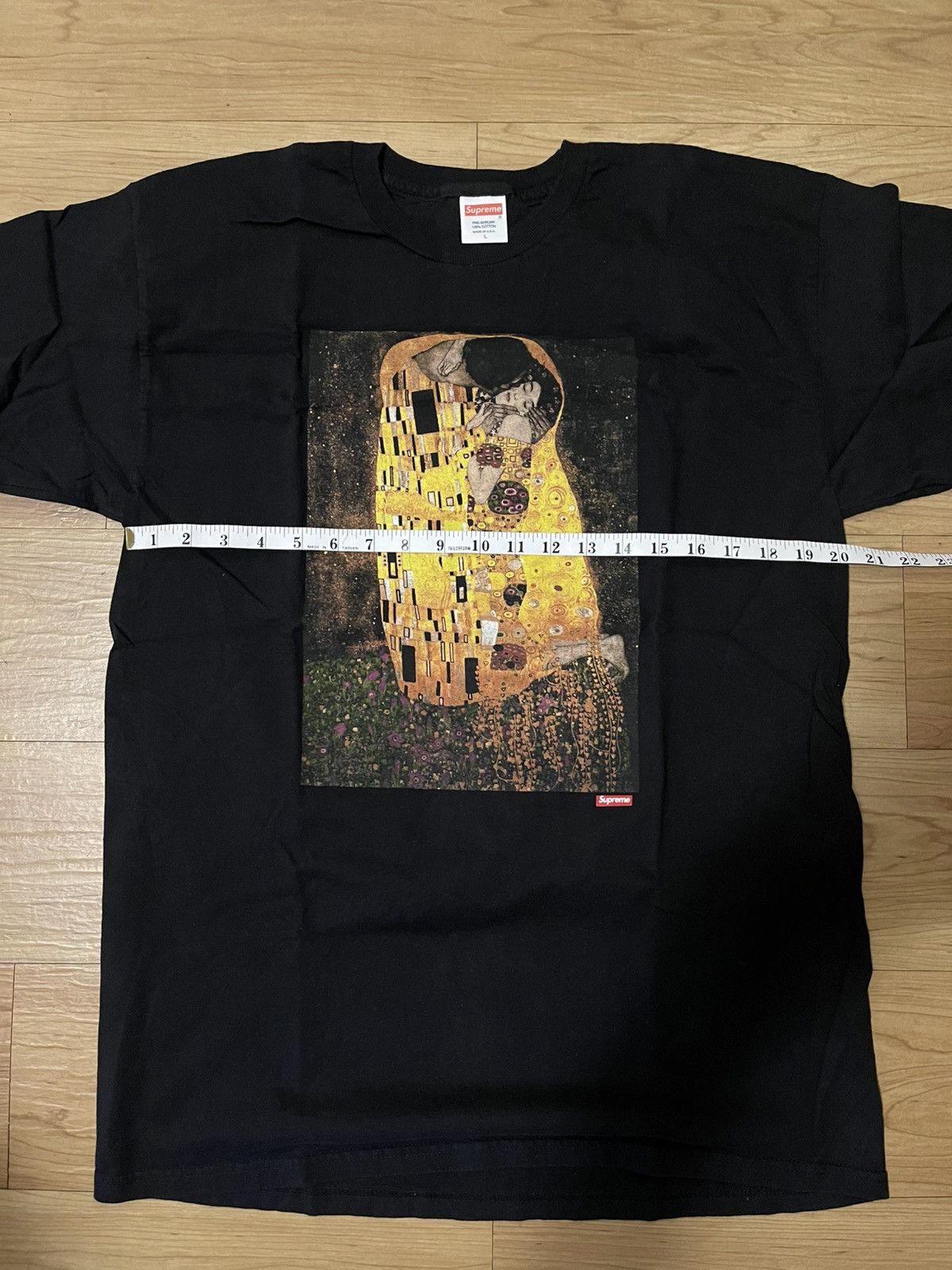 Supreme Supreme “The Kiss” Size US L / EU 52-54 / 3 - 4 Thumbnail
