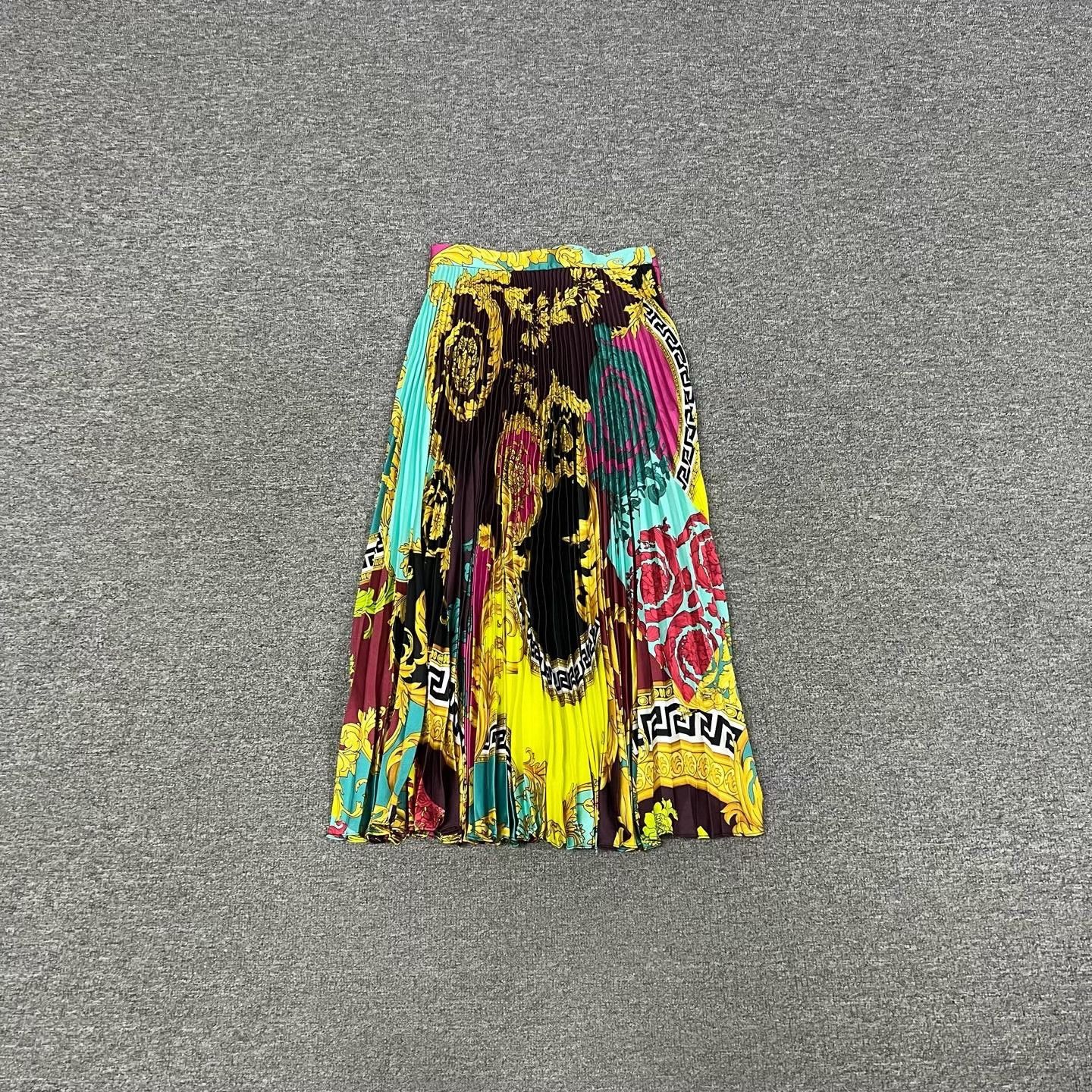 Versace Versace Floral Pleated Skirt Size 38 Size 38" / US 16 / IT 52 - 1 Thumbnail