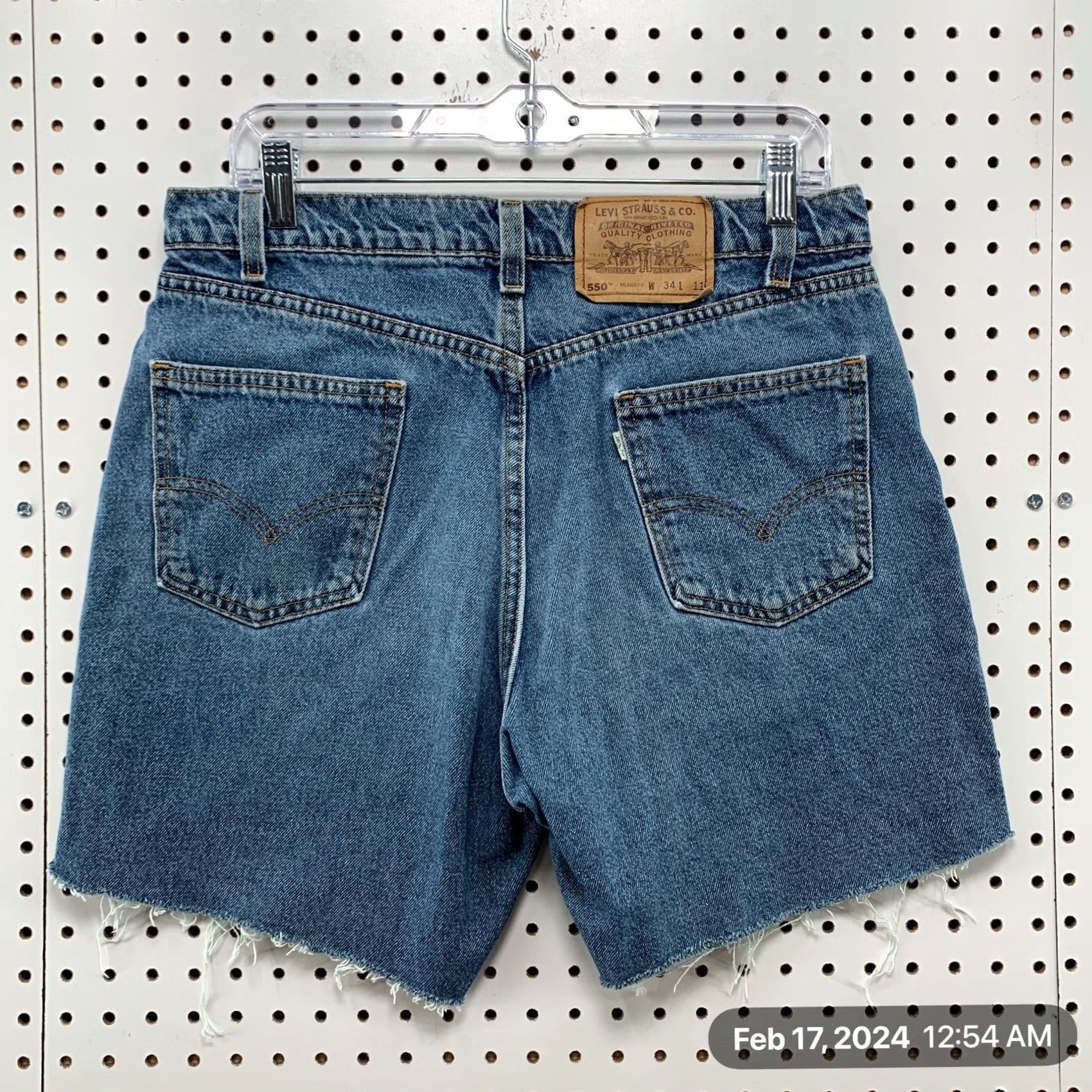 Levi's VINTAGE Levi's 90s Denim Shorts Mens 32x5 Light Wash Made USA Size US 32 / EU 48 - 2 Thumbnail