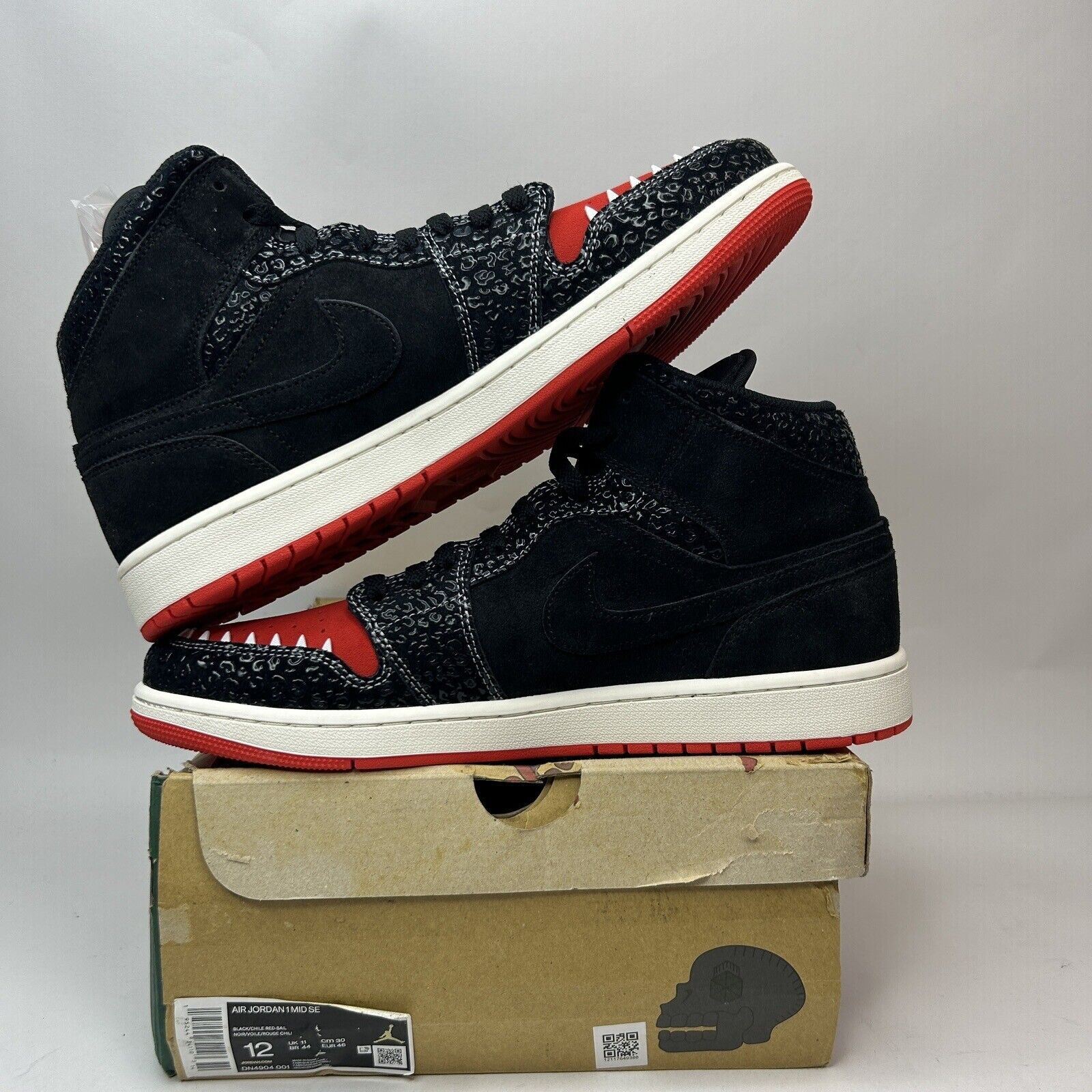 Jordan Brand Nike Air Jordan 1 Retro Mid SE “Siempre Familia” 2023 Size US 12 / EU 45 - 3 Thumbnail