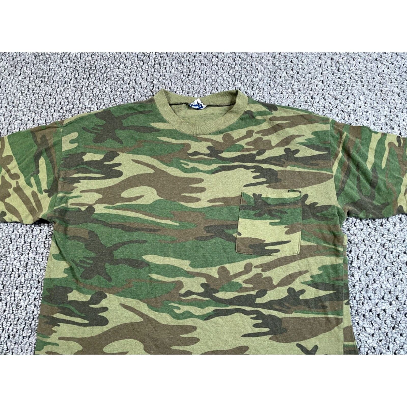 Imperial VTG Imperial Camouflage Pocket T-Shirt Adult Large Green Camo Outdoors Hunting Size US L / EU 52-54 / 3 - 7 Thumbnail