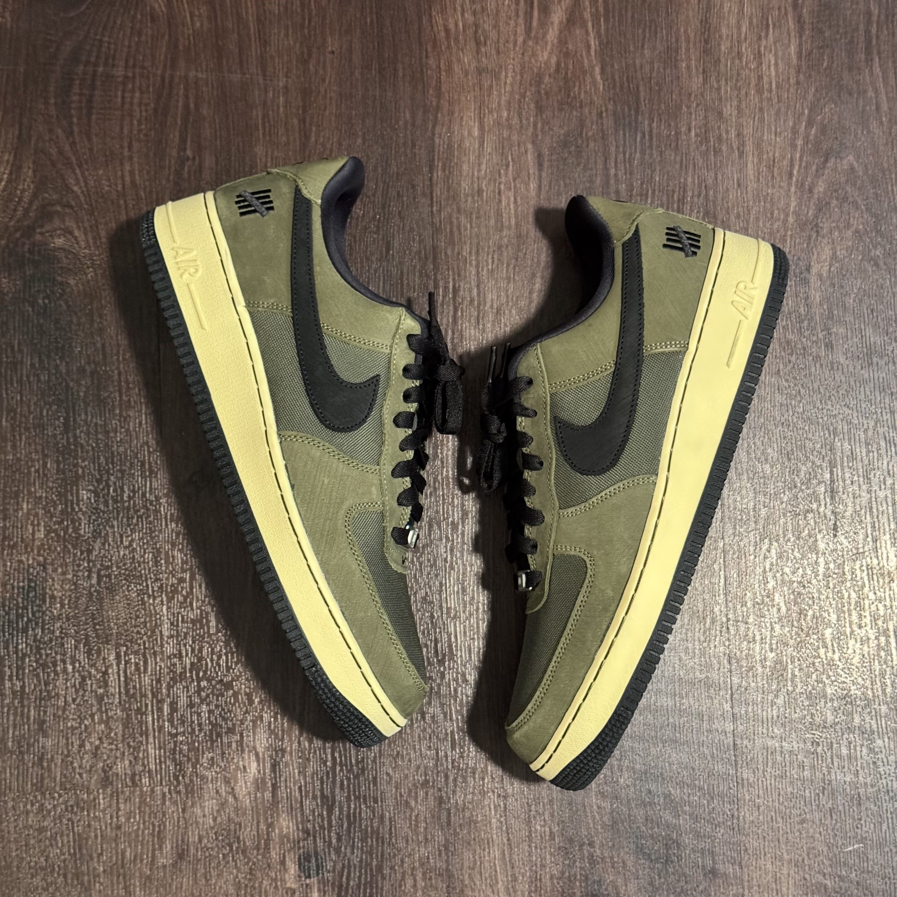 Nike × Undefeated Air Force 1 Low SP Size US 10.5 / EU 43-44 - 1 Thumbnail
