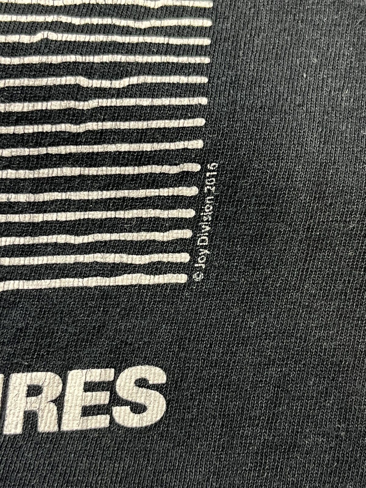 Band Tees Vintage Joy Division Unkown Pleasures Graphic 2016 T-Shirt Size US L / EU 52-54 / 3 - 8 Thumbnail