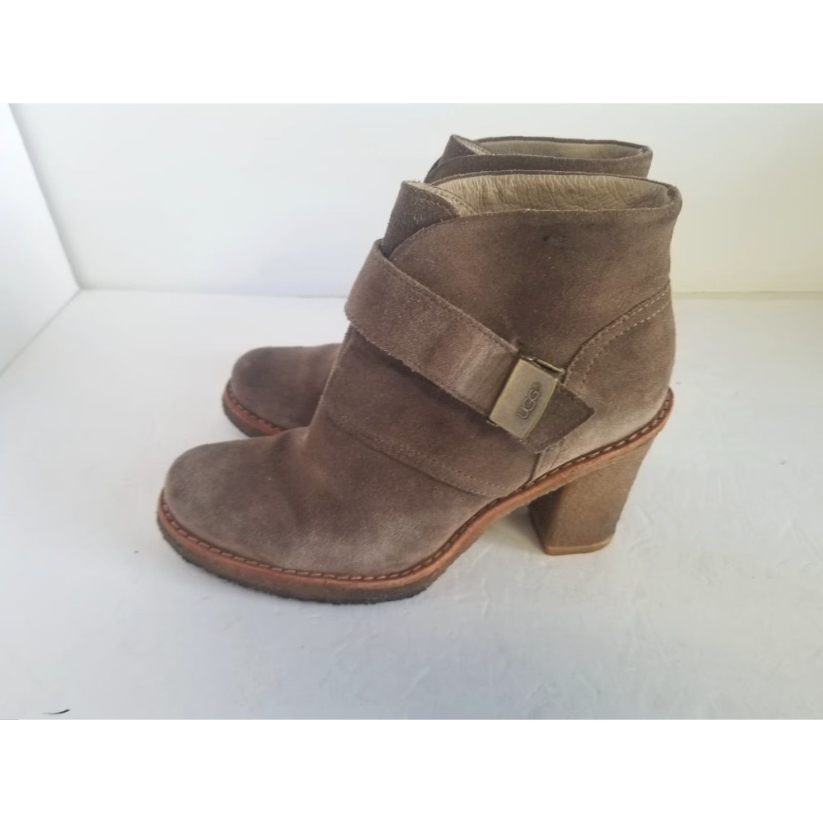 Ugg UGG Brienne Bootie Womens Suede Ankle High Heel Boots Crepe Sole Brown Size 7.5 Size US 8 / IT 38 - 5 Thumbnail