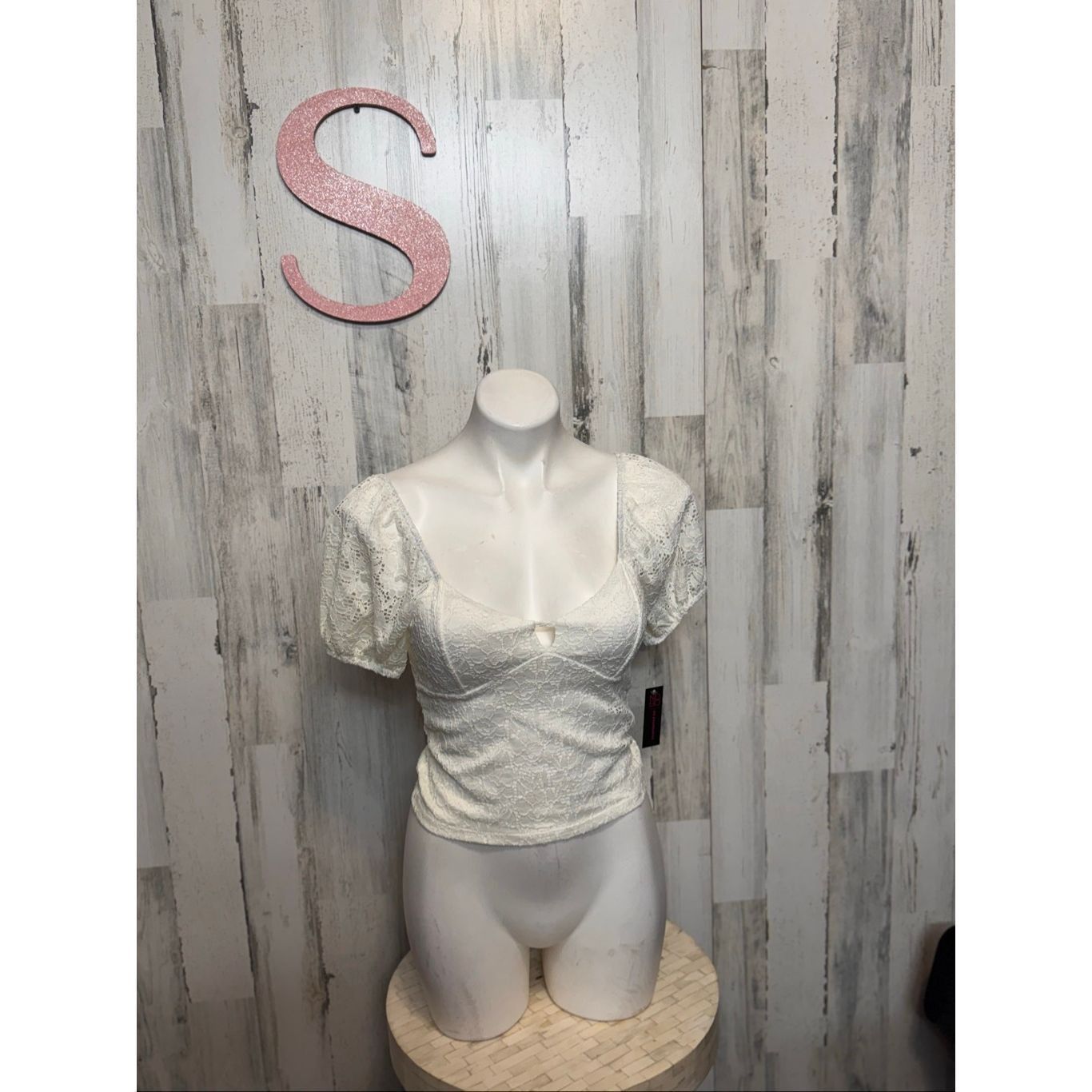 Other No Boundaries White Lace Puff Sleeve Top | Keyhole Front Stretchy Fitted Blouse Size Small Size S / US 4 / IT 40 - 1 Thumbnail