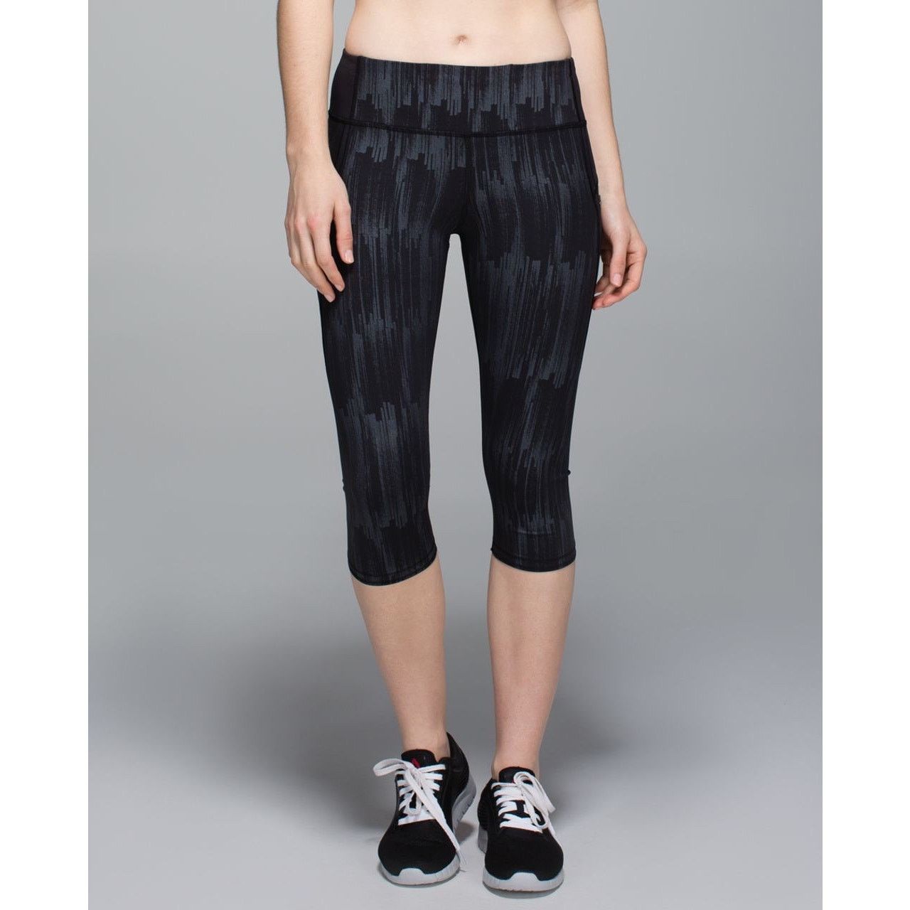 Lululemon Lululemon Run: Top Speed Crop Scratch Match Black Multi Sz 6 Size 28" / US 6 / IT 42 - 1 Thumbnail