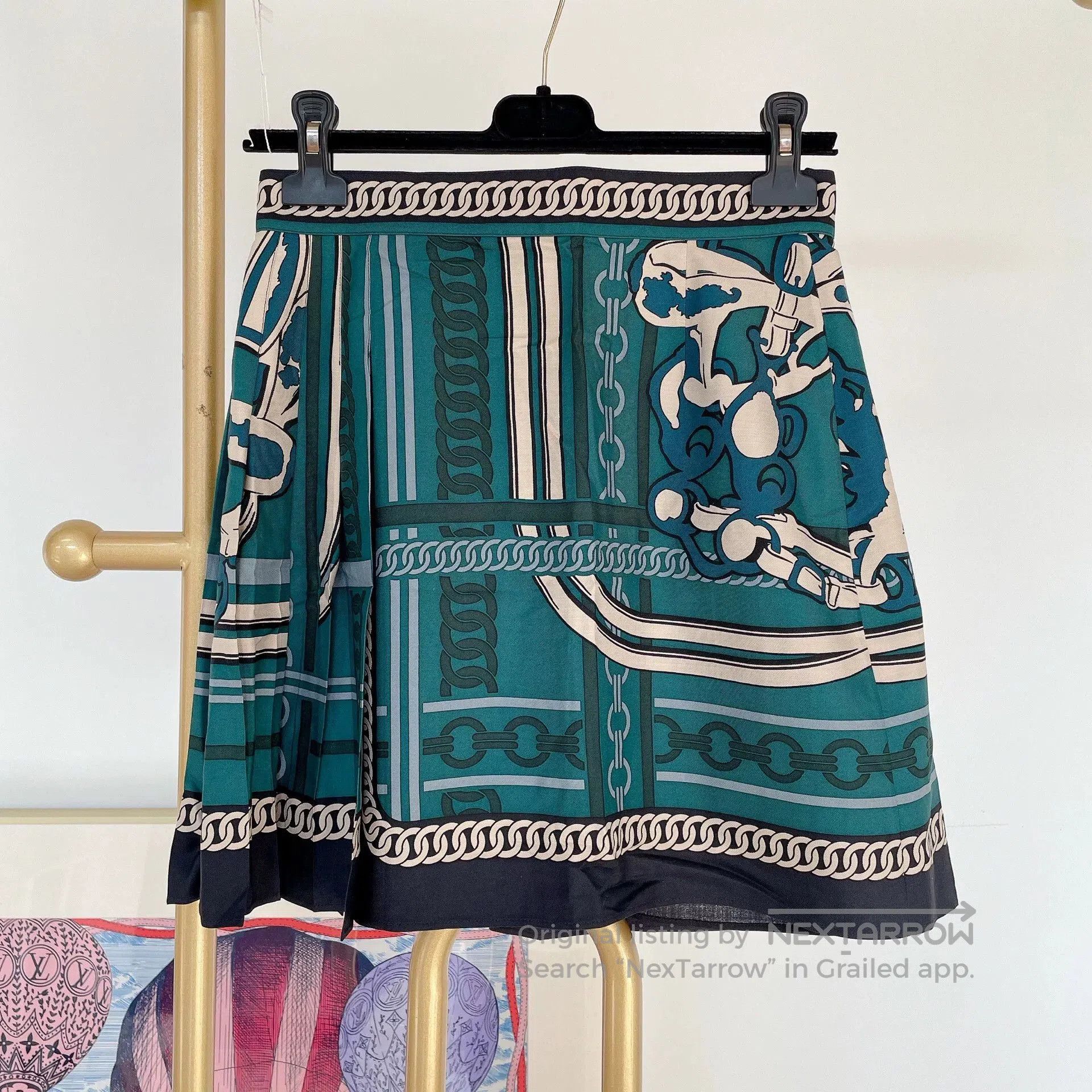 Hermes Hermes Green Printed Skirt. Size US 36 / EU 52 - 2 Thumbnail