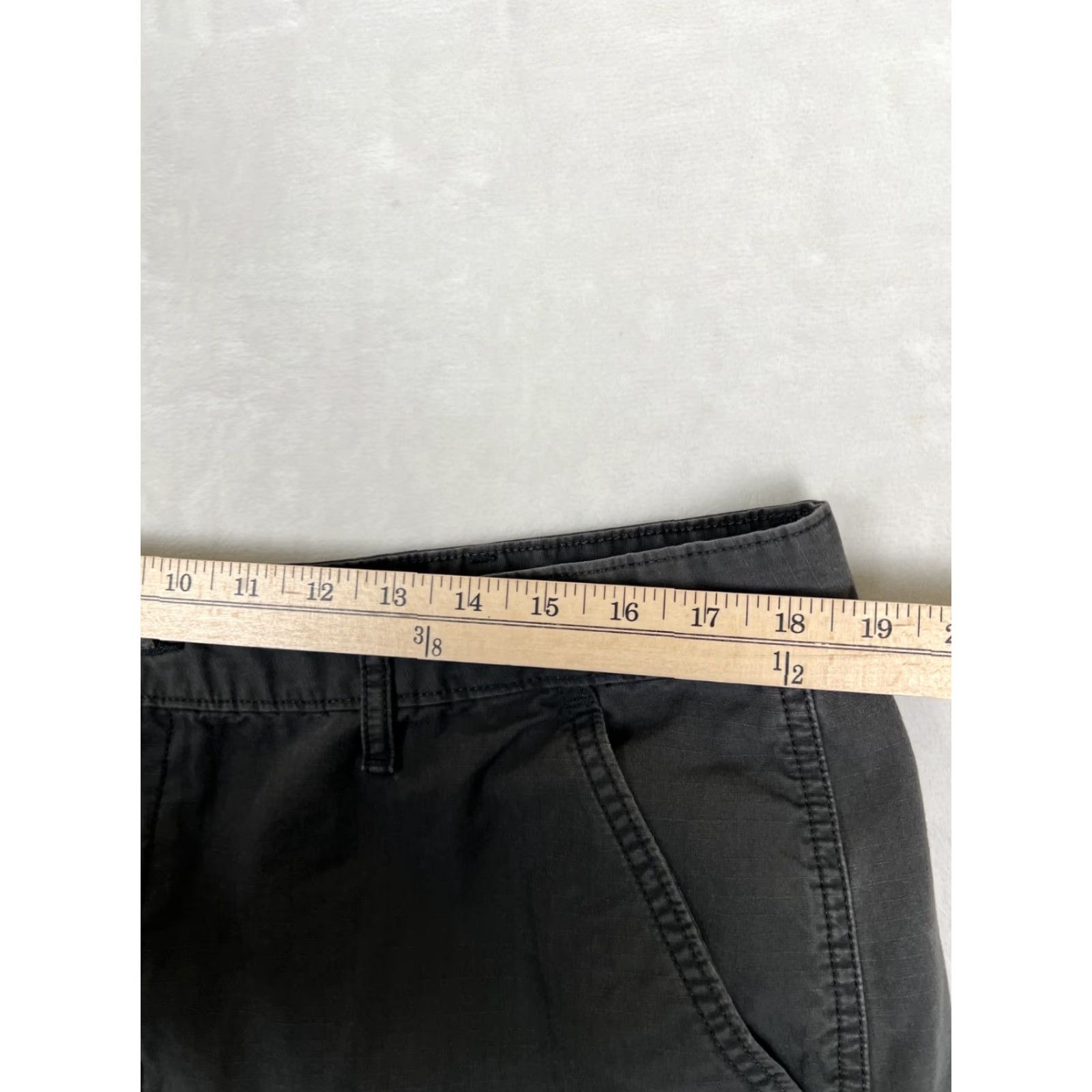 Levi's Levi’s Gray Cargo Shorts Size 38 Ripstop Y2K Baggy Cargo Pocket Front Flat Front Regular Men 90s Outdoor Summer Spring Fall Size US 38 / EU 54 - 3 Thumbnail