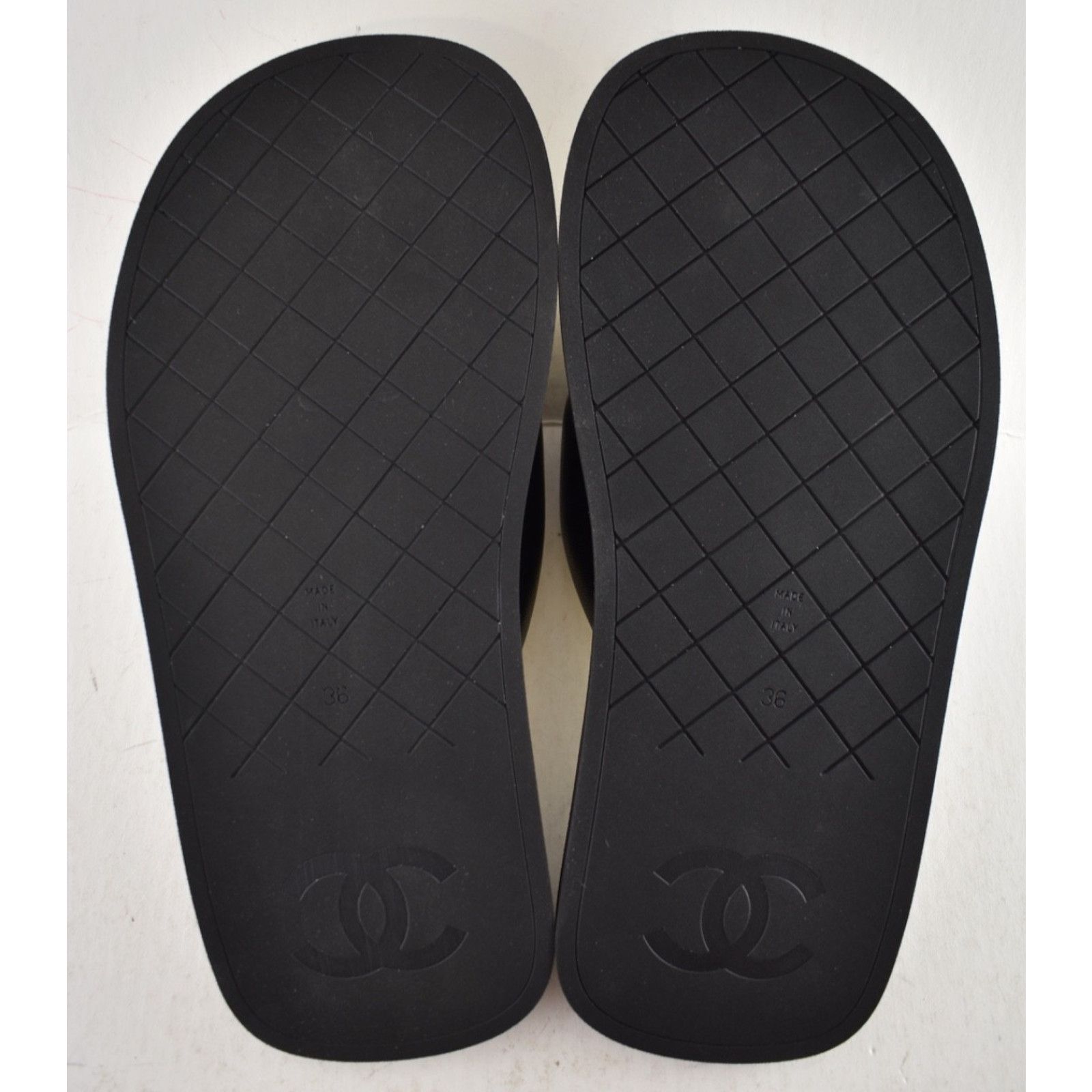 Chanel 22P Padded Pool Thong Logo Mule Slide Flat Sandal 36 Size US 6 / IT 36 - 14 Thumbnail