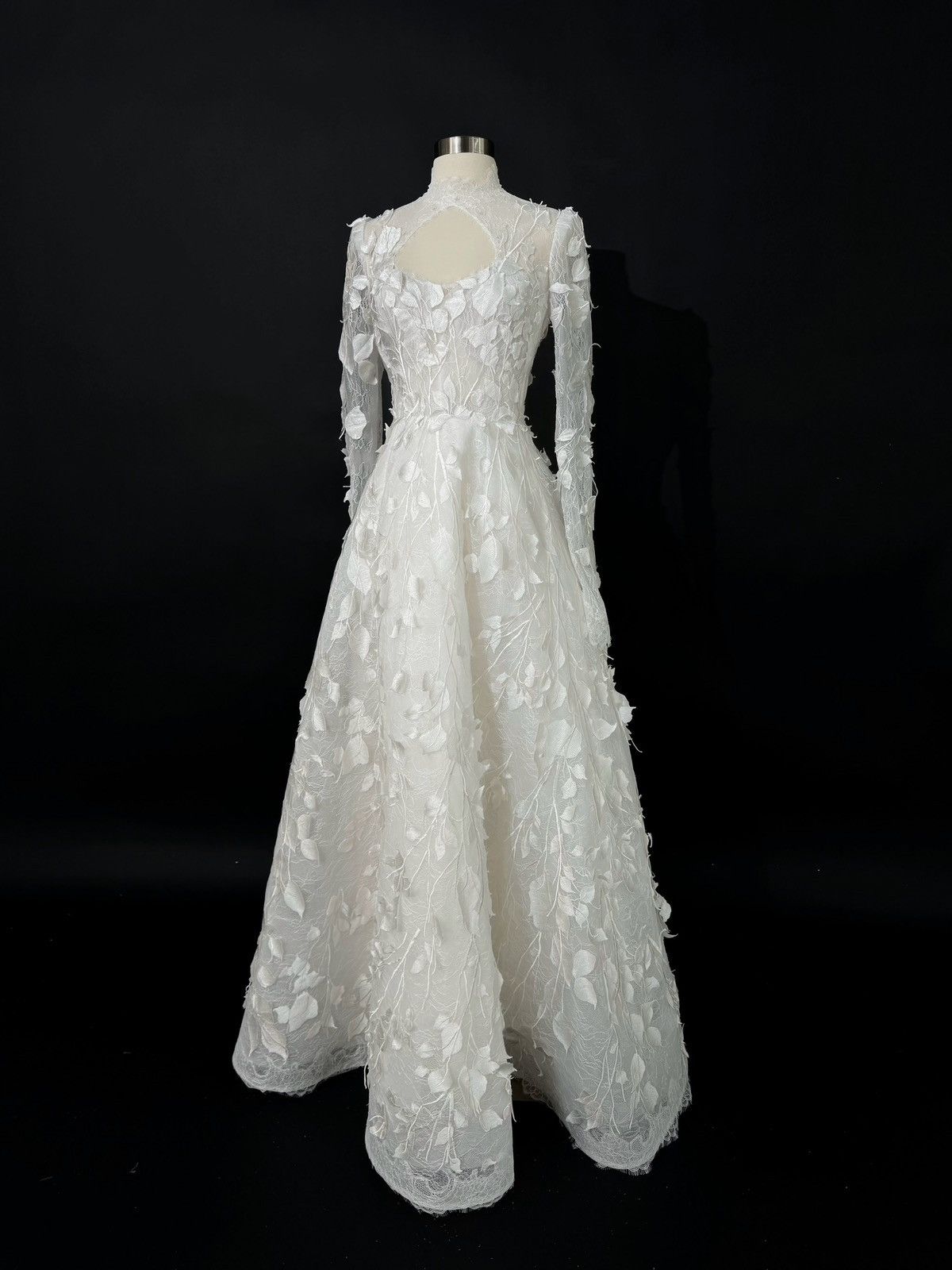 Other US 8-10 Chantilly Lace Anna Augusta Bridal Gown with Train Size M / US 6-8 / IT 42-44 - 2 Thumbnail