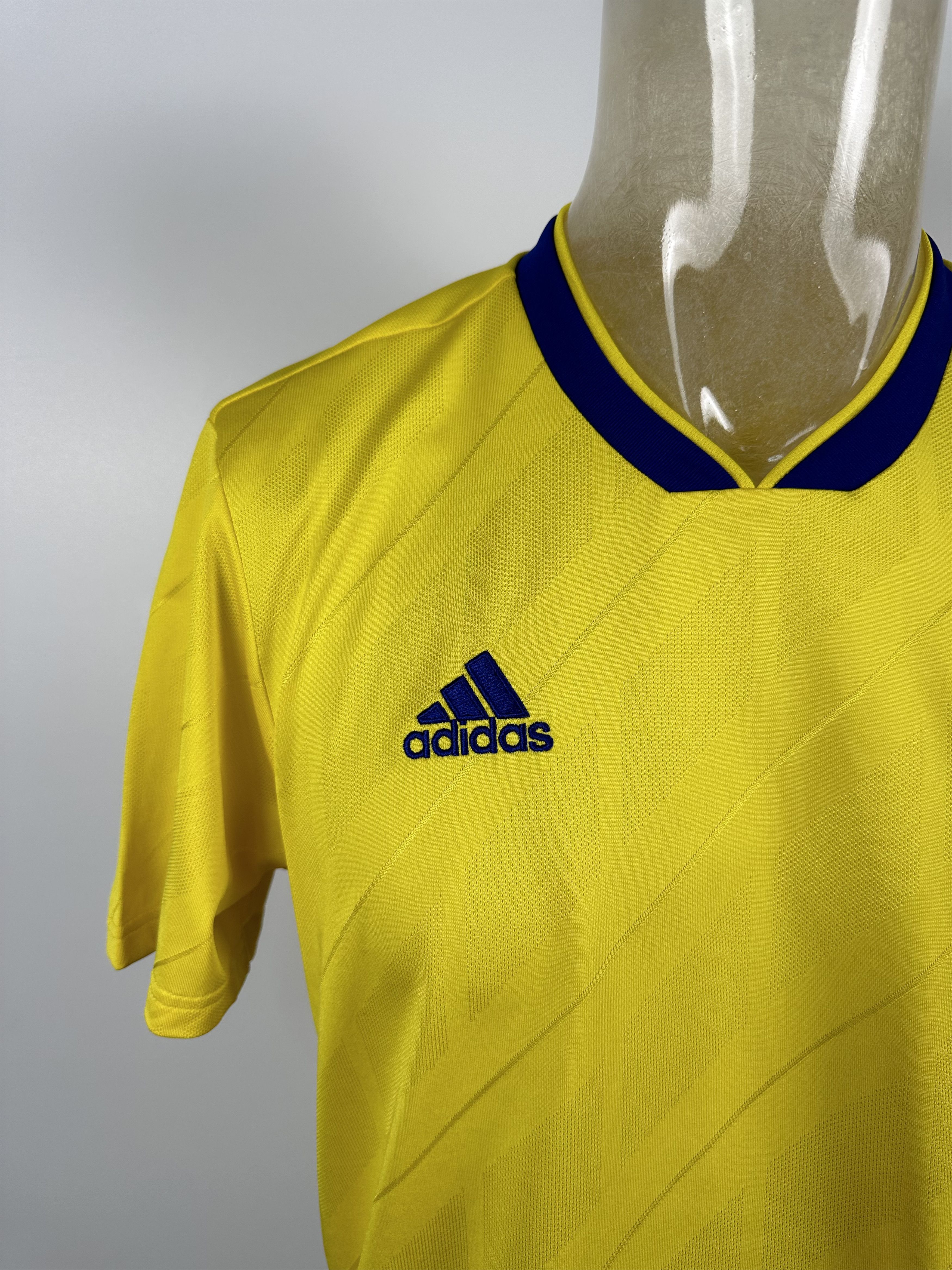 Adidas SWEDEN 2018 2019 FOOTBALL SHIRT SOCCER JERSEY NIKE Size L Size US L / EU 52-54 / 3 - 3 Thumbnail