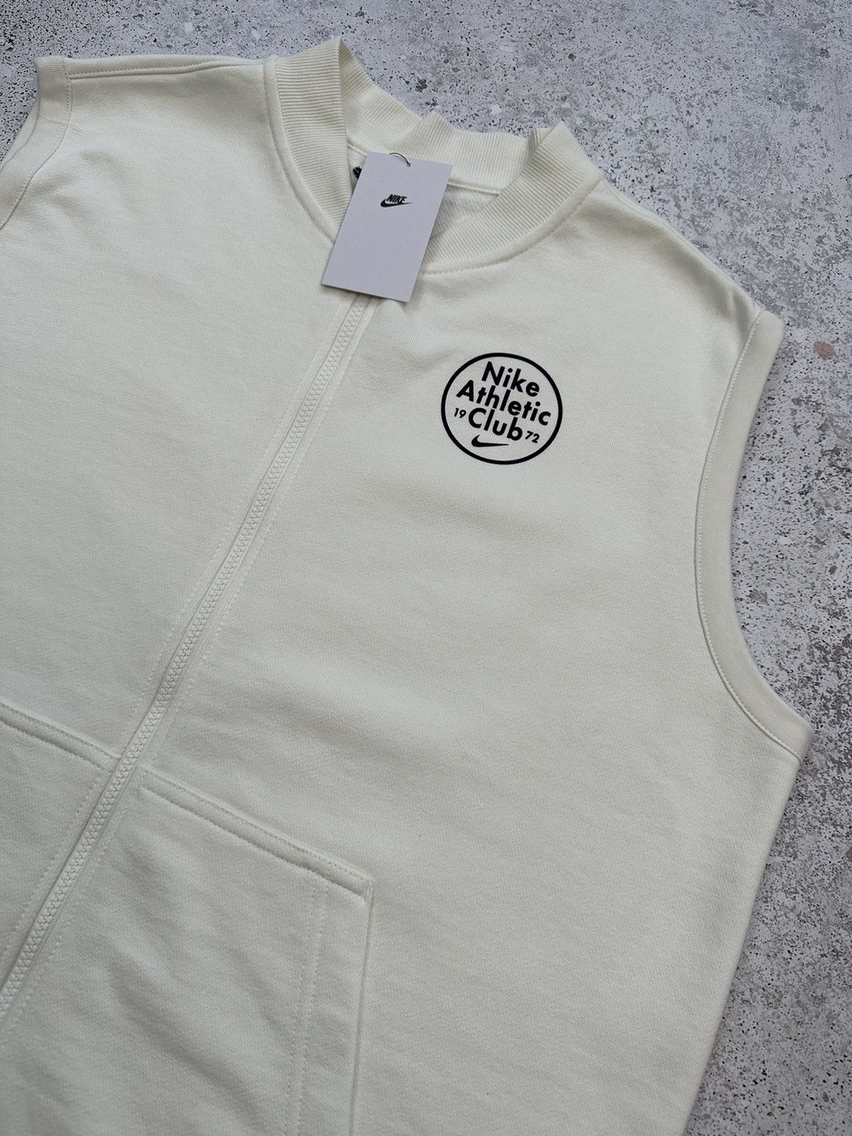 Jordan Brand × Nike Nike Sportswear Trend Fleece Athletic Club Gilet Men white Size US XL / EU 56 / 4 - 9 Thumbnail