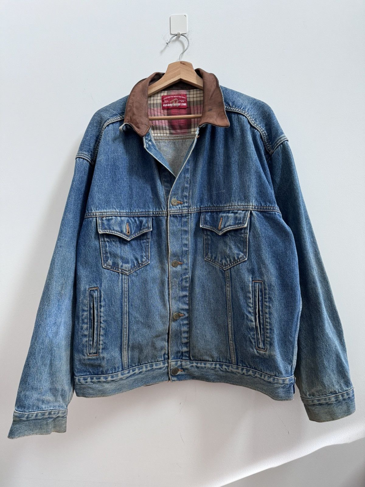 Marlboro × Vintage Vintage Marlboro Denim Jacket Size US XL / EU 56 / 4 - 1 Thumbnail