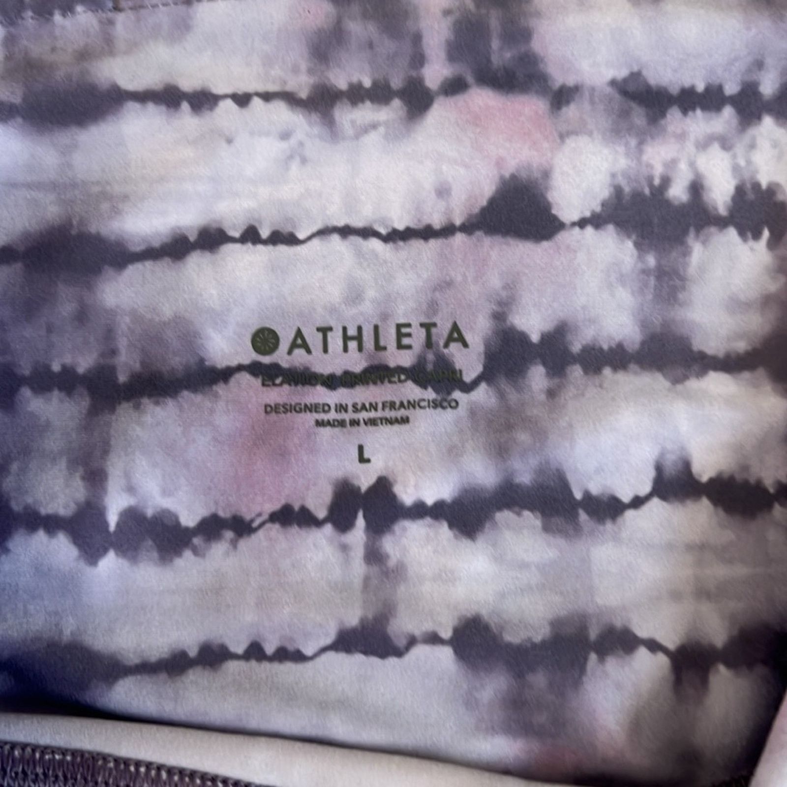 Athleta Athleta Elation Printed Capri Leggings in Lavender Tie Dye Size 32" / US 10 / IT 46 - 4 Thumbnail
