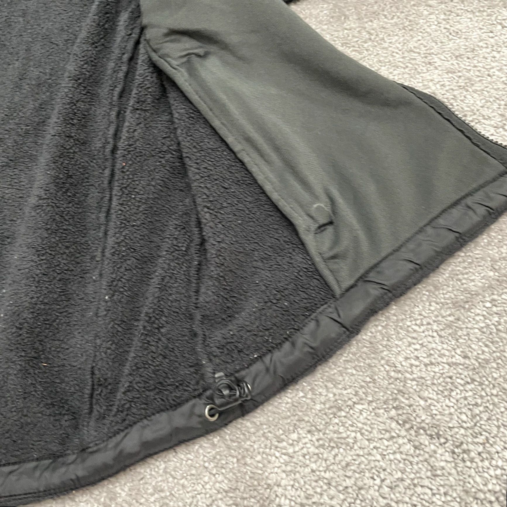 The North Face VINTAGE? No, it's not vintage. The North Face Oso Jacket Womens M Black Full Zip Pockets Oso Fleece Outdoor Size M / US 6-8 / IT 42-44 - 6 Thumbnail