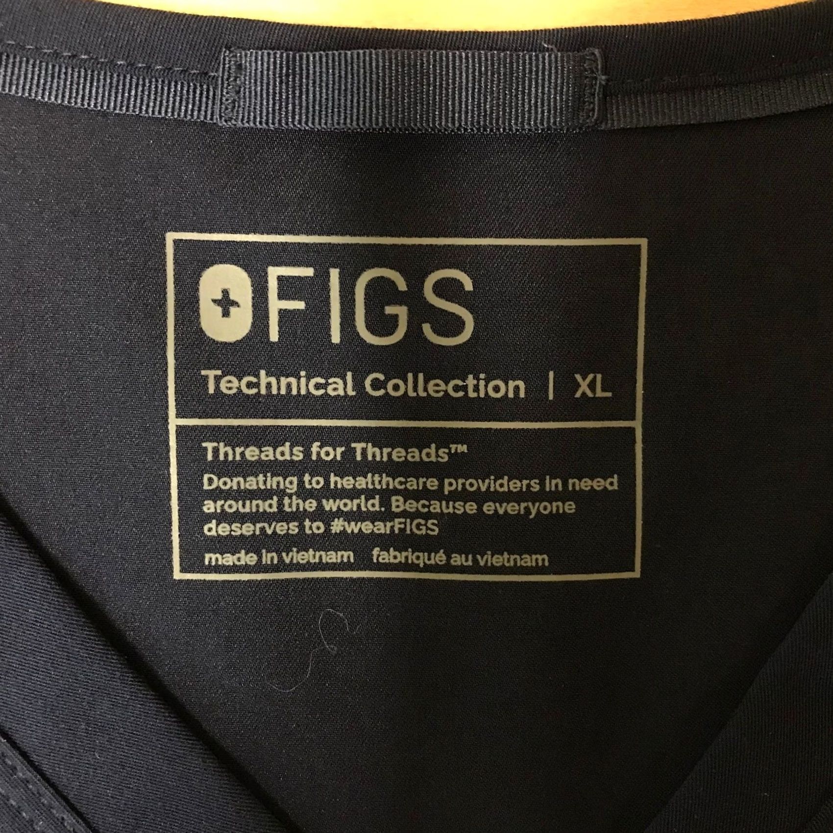 Vintage FIGS Technical Collection V-Neck Scrub Top Navy Blue XL Short Sleeve Pocket Womens Size US XL / EU 56 / 4 - 7 Thumbnail