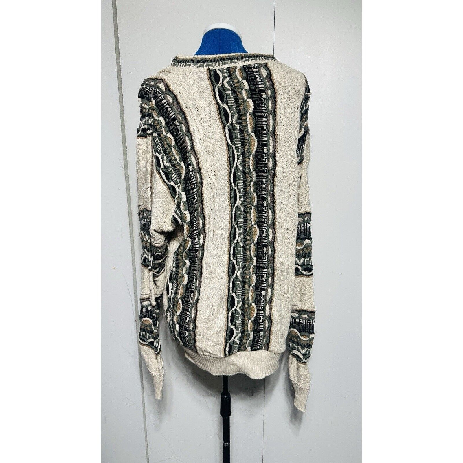 Coogi Vintage Coogi Style 3D Knit Pattern Tundra Sweater Mens XL Size US XL / EU 56 / 4 - 3 Thumbnail