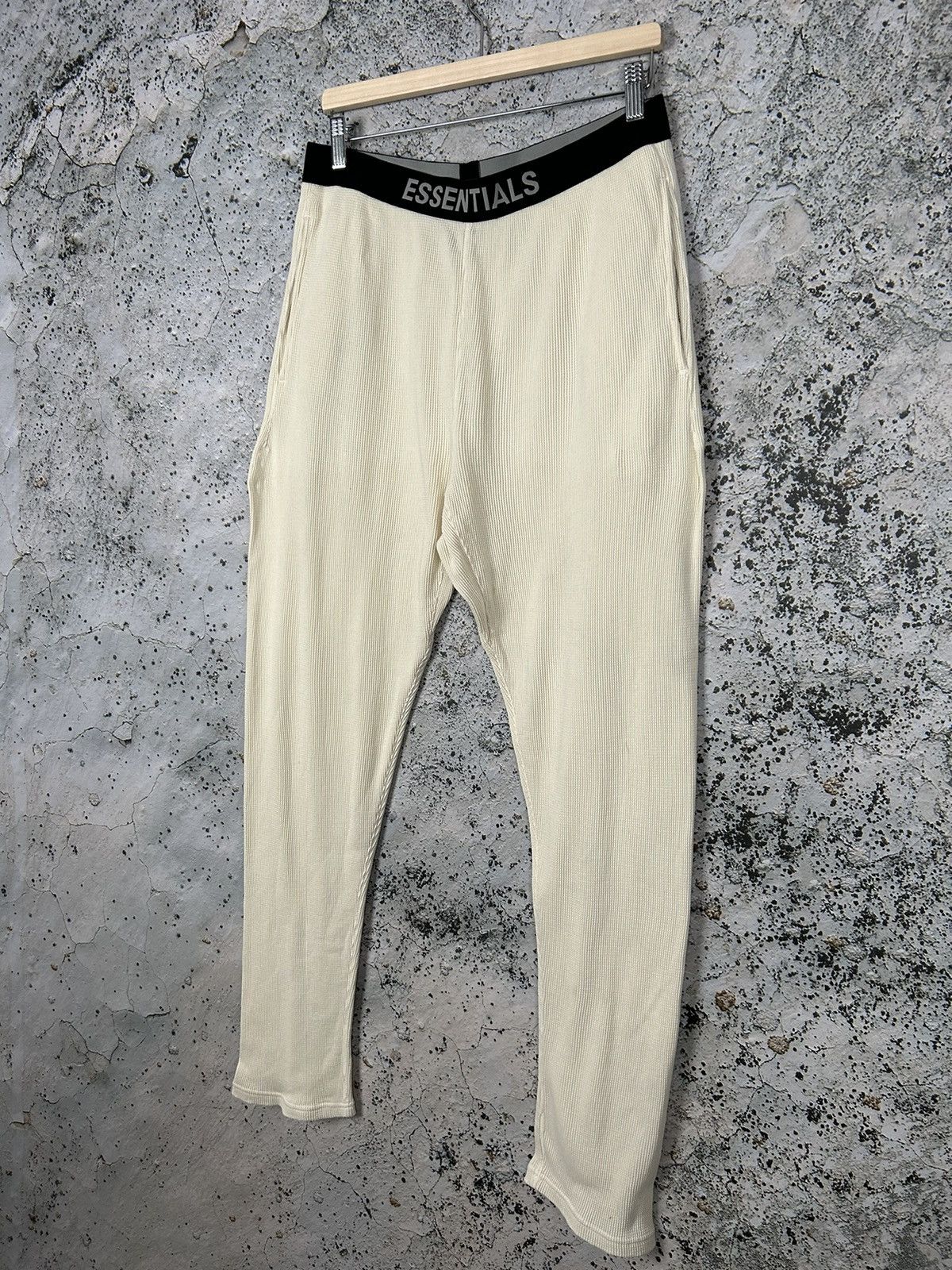 Essentials Fear Of God Essentials Sweatpants Cream Streetwear Rare Size US 34 / EU 50 - 2 Thumbnail