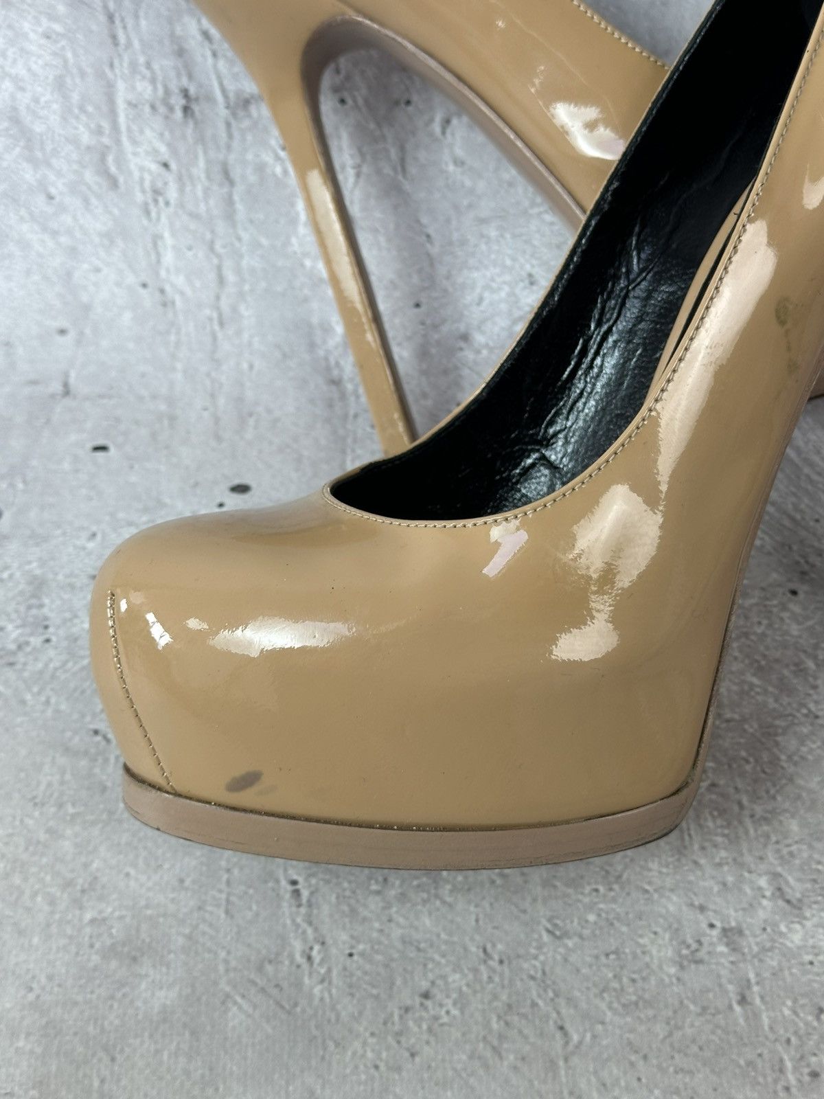 Saint Laurent Paris Saint Laurent Beige Patent Leather Made in Italy Heels Size US 7.5 / IT 37.5 - 9 Thumbnail