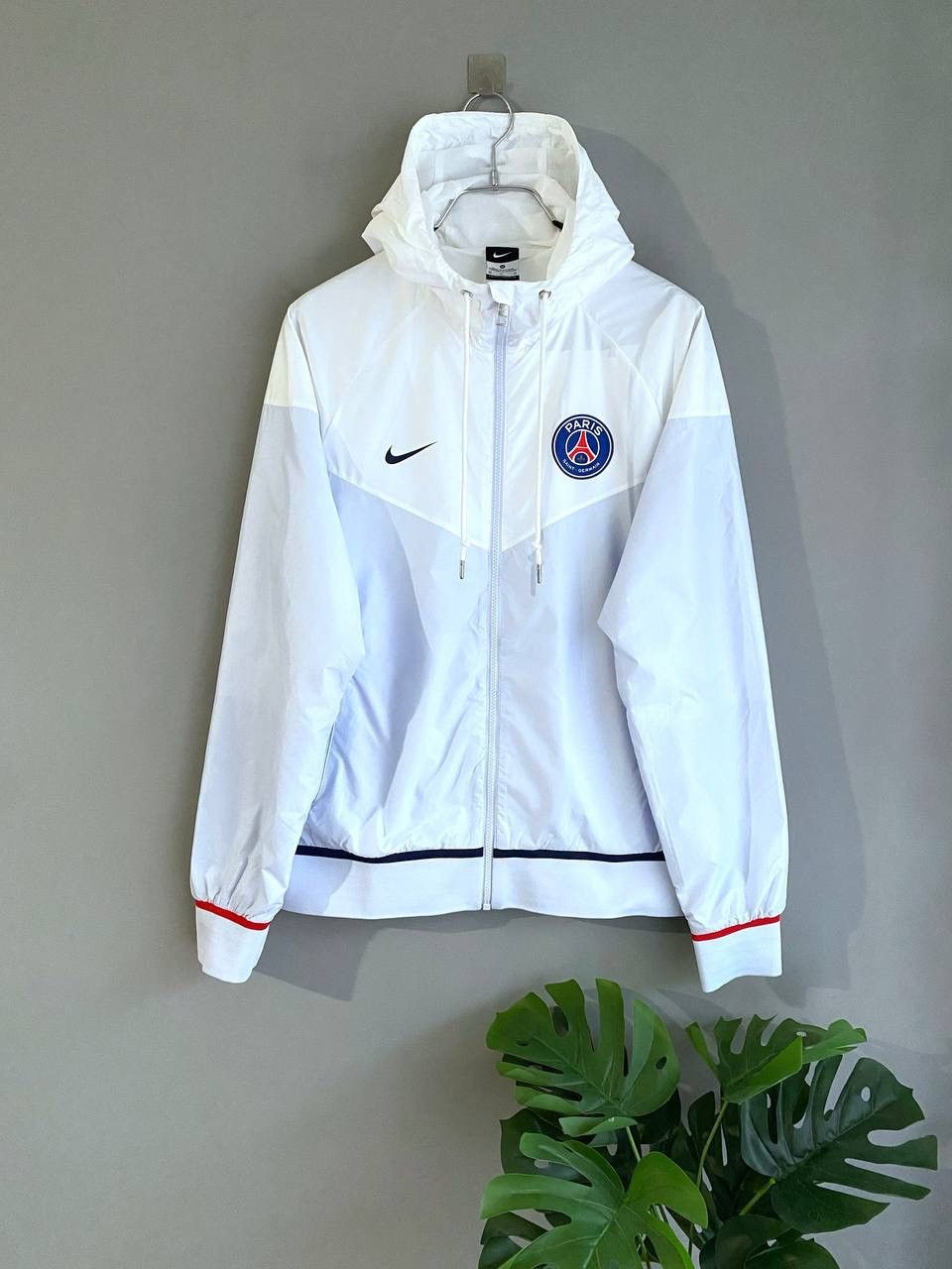 Nike PSG FC Men's Football Hooded Zip Windbreaker Jacket, Size M Size US M / EU 48-50 / 2 - 2 Thumbnail
