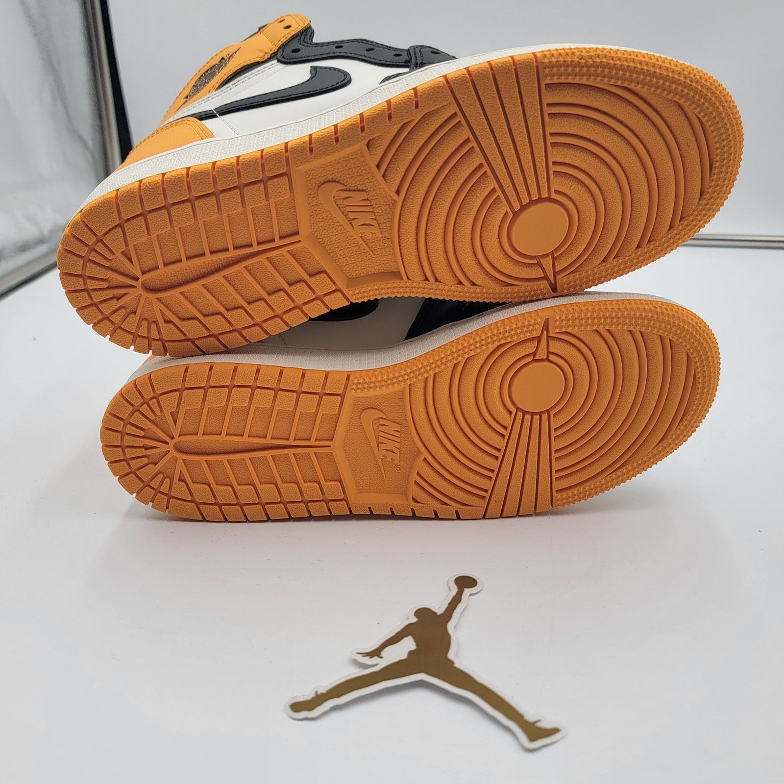 Jordan Brand Air Jordan 1 Retro High OG GS 'Yellow Toe' Sz 5.5 575441-711 Size US 5.5 / EU 38 - 6 Thumbnail