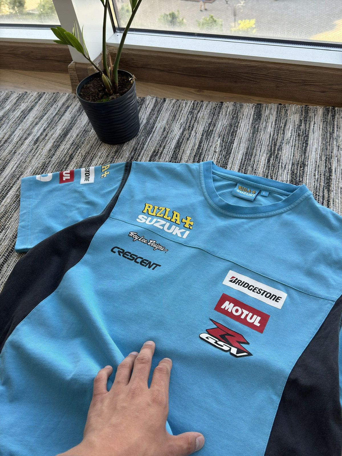 Other Rizla Suzuki Racing Team Big Logo Blue T-shirt Size L Men Size US L / EU 52-54 / 3 - 4 Thumbnail