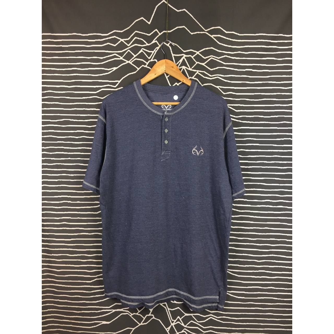 Realtree Real Tree Outdoor Brand Embroidered Logo Henley Neck Tee Size US XL / EU 56 / 4 - 2 Thumbnail