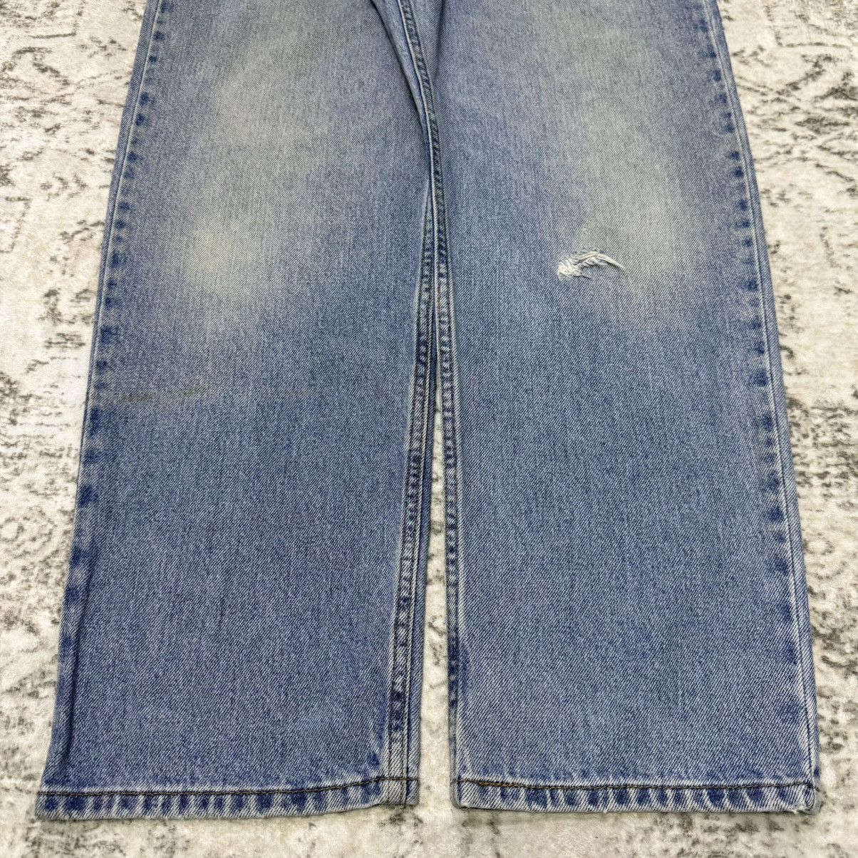 Levi's Vintage Levis 550 Relaxad Fit Distressed Fade Jeans Size US 36 / EU 52 - 4 Thumbnail